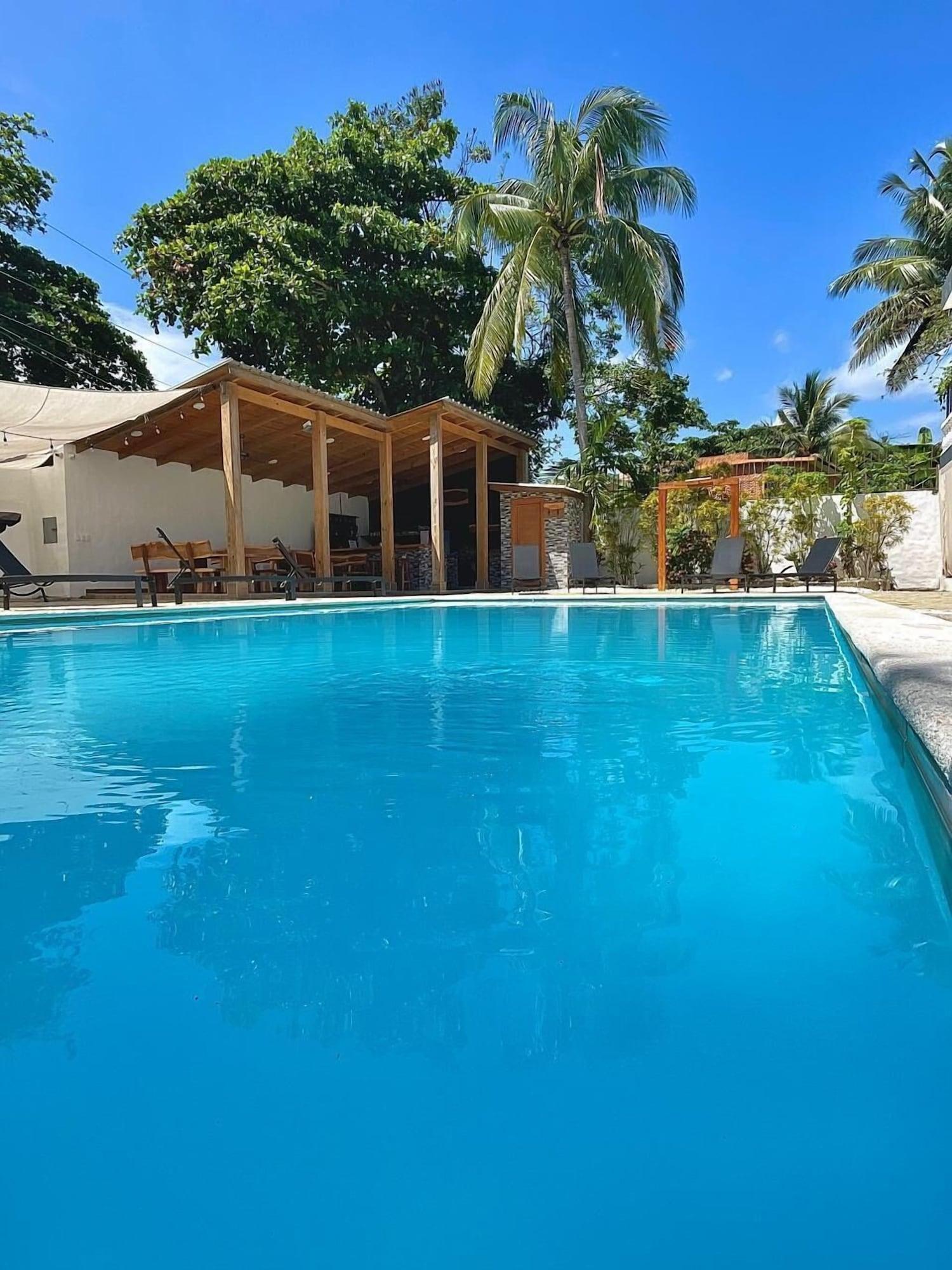 Vista Piscina Hummingbird Hotel Cabarete