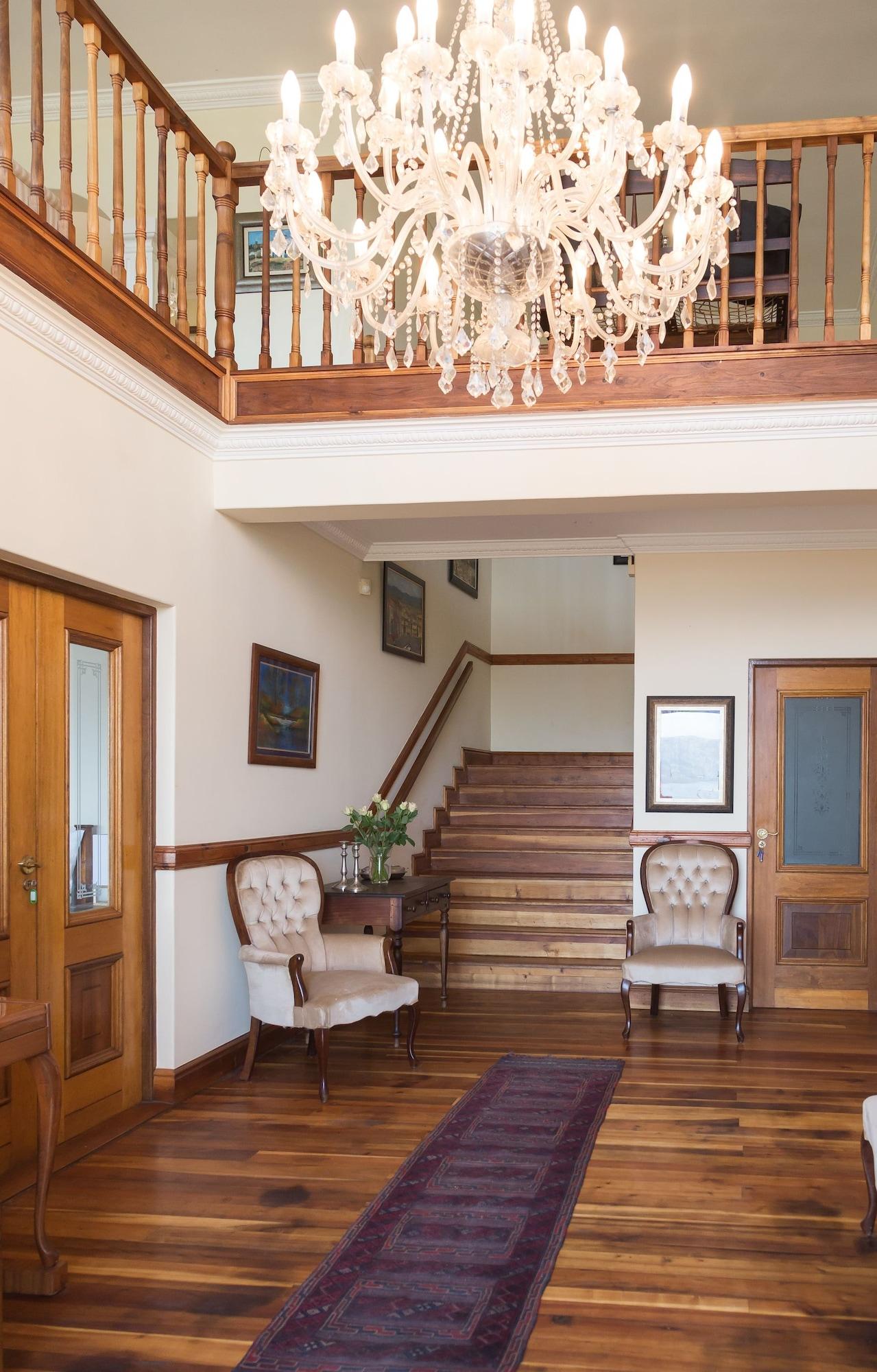 Vista Lobby Moncrieff Manor
