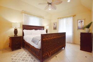 Renta Vacacional - 3 Min Walk to Beach - Blessed Manor by Bluescape