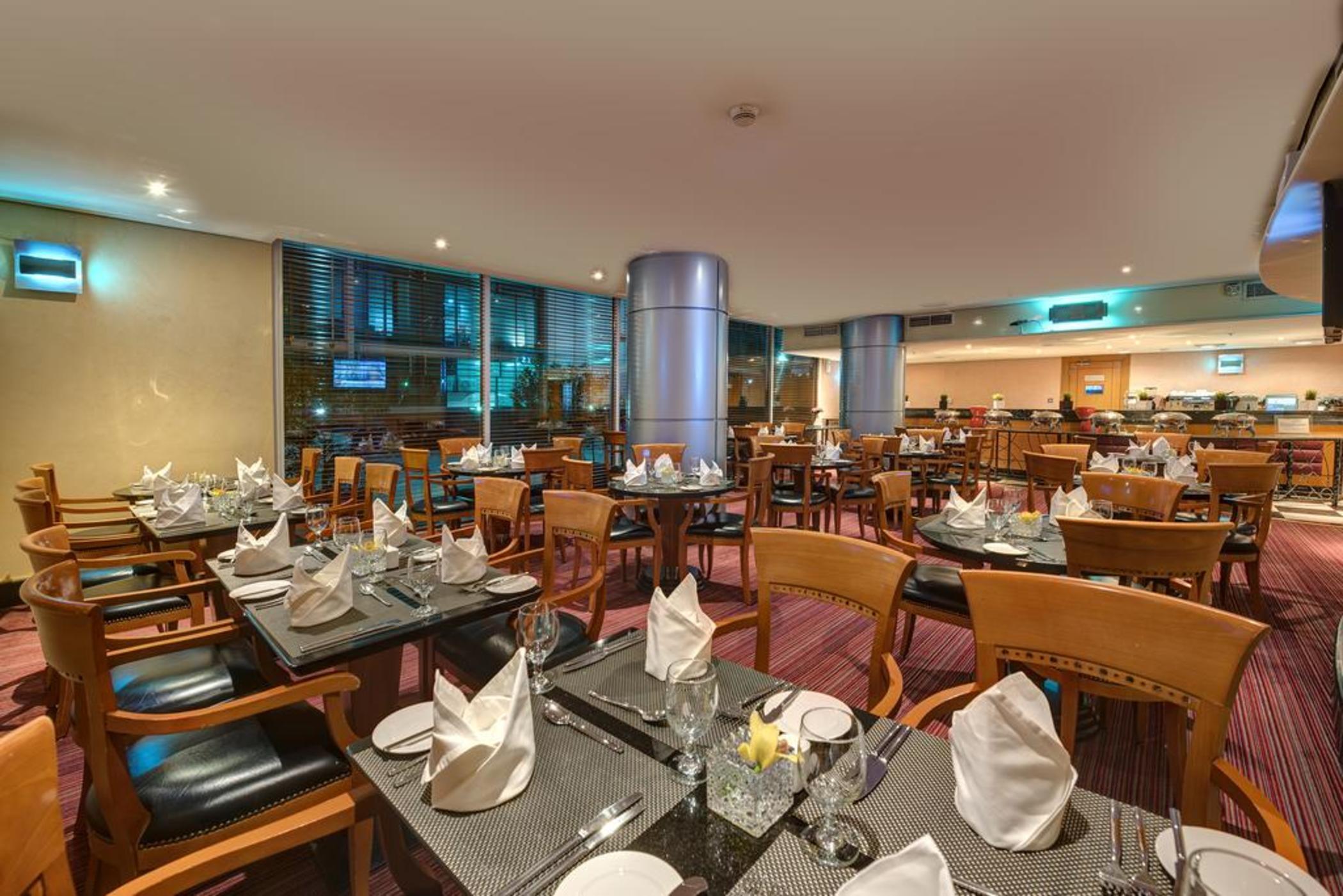 Restaurant J5 Hotels - Port Saeed