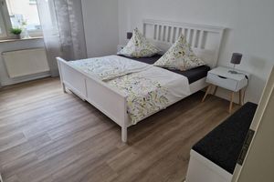 Alquiler Vacacional - Ferienhaus Steigrhein Apartment mit Balkon und Flussblick im Erdgeschoss