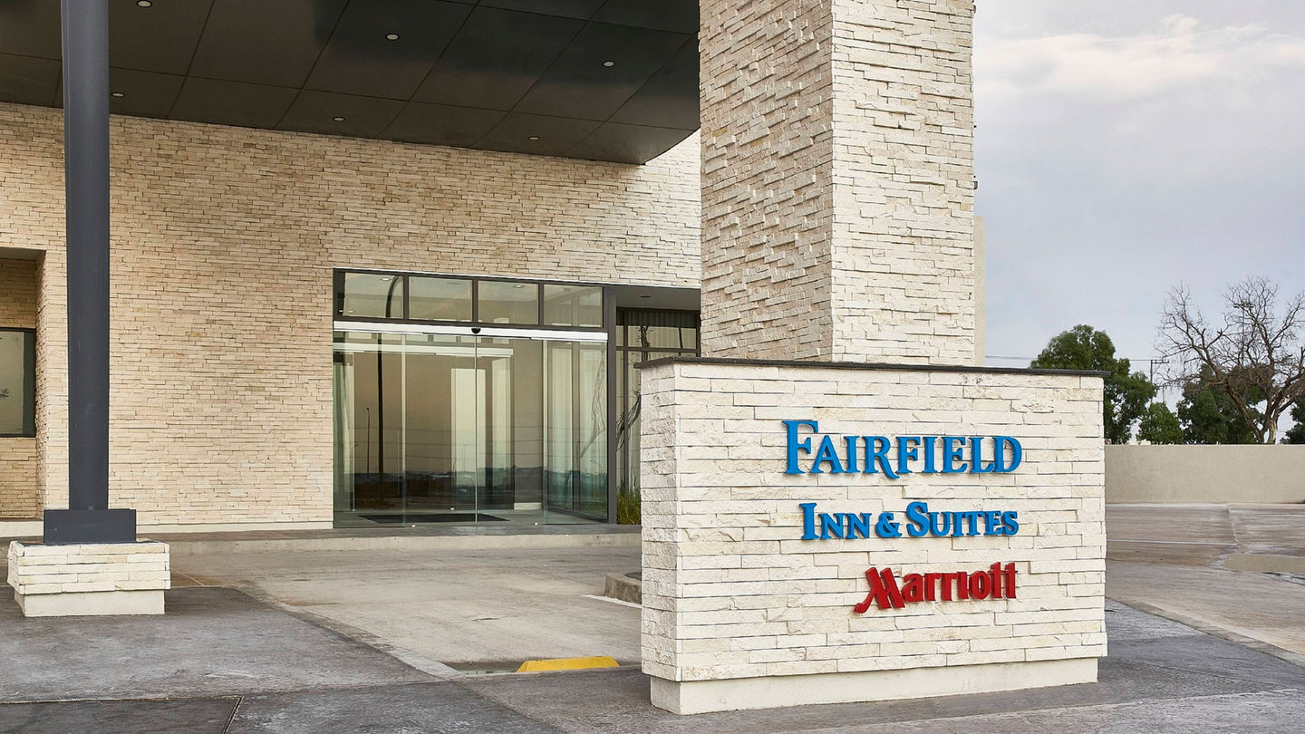Vista da fachada Fairfield Inn & Suites Aguascalientes
