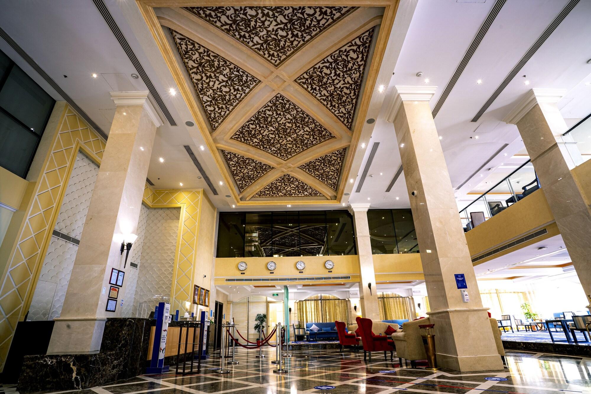 Vista Lobby DoubleTree by Hilton Hotel Dhahran