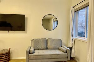 Alojamiento - Cozy 1 bedroom mother in law - private jacuzzi, near beach/parks