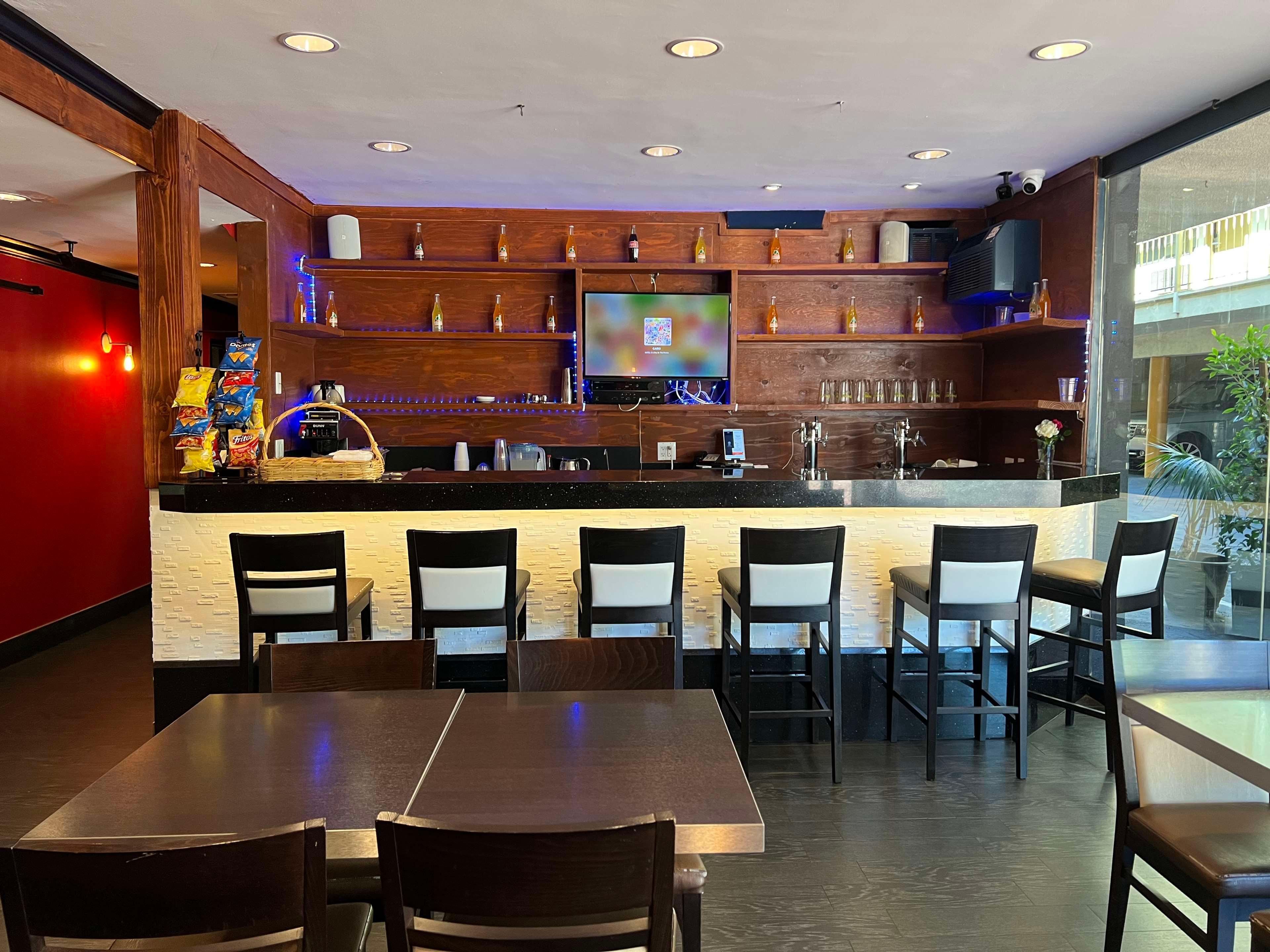 Restaurant Best Western Hollywood Plaza Inn Hotel - Hollywood Walk of Fame LA