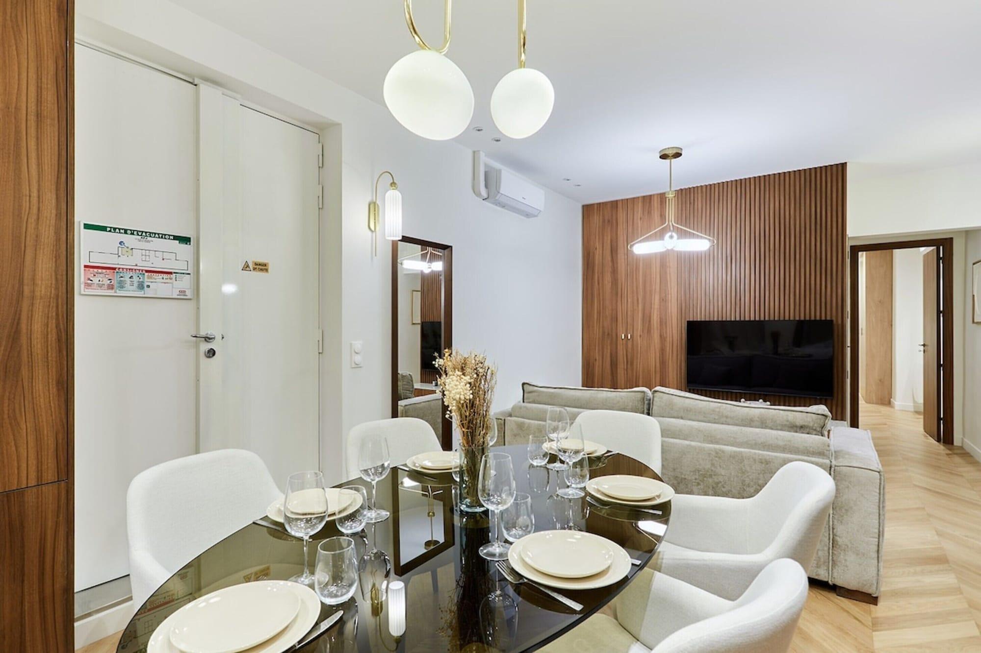 Restaurant Superb Air-conditioned Apartment Center of Paris