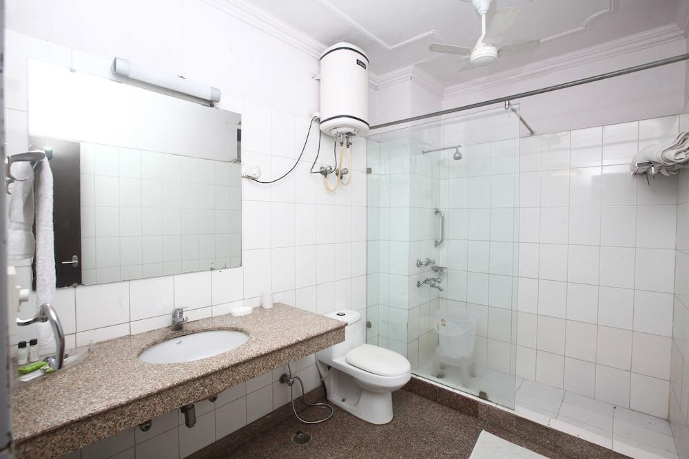 Equipamiento de Habitación OYO 358 Hotel Golden Leaf