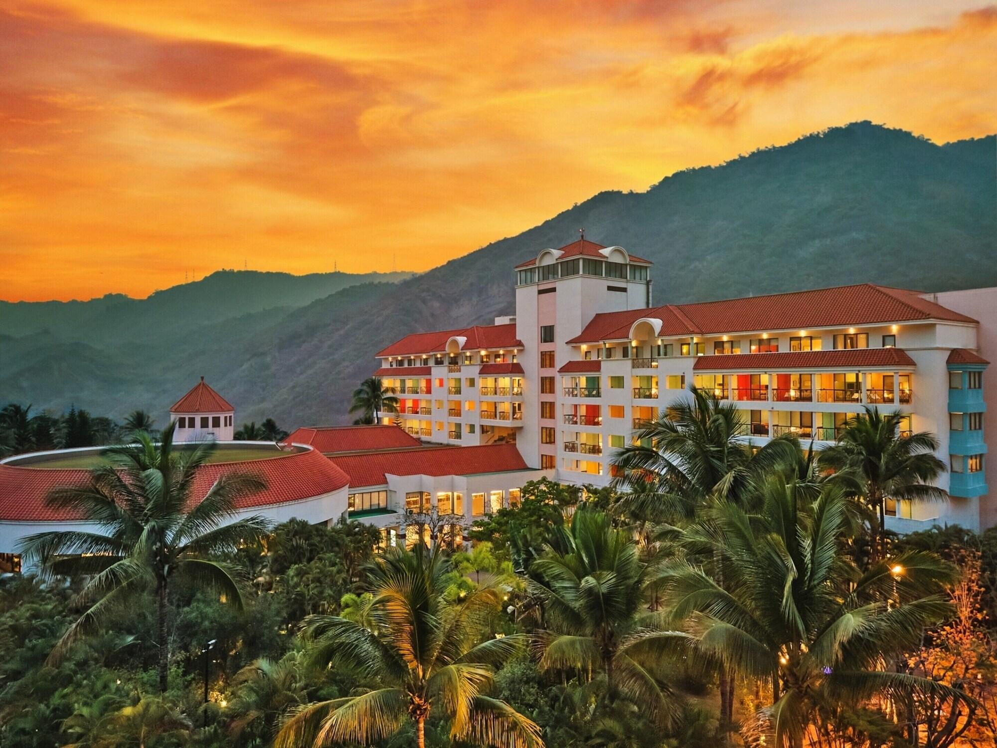 Vista Exterior Hotel Cham Cham