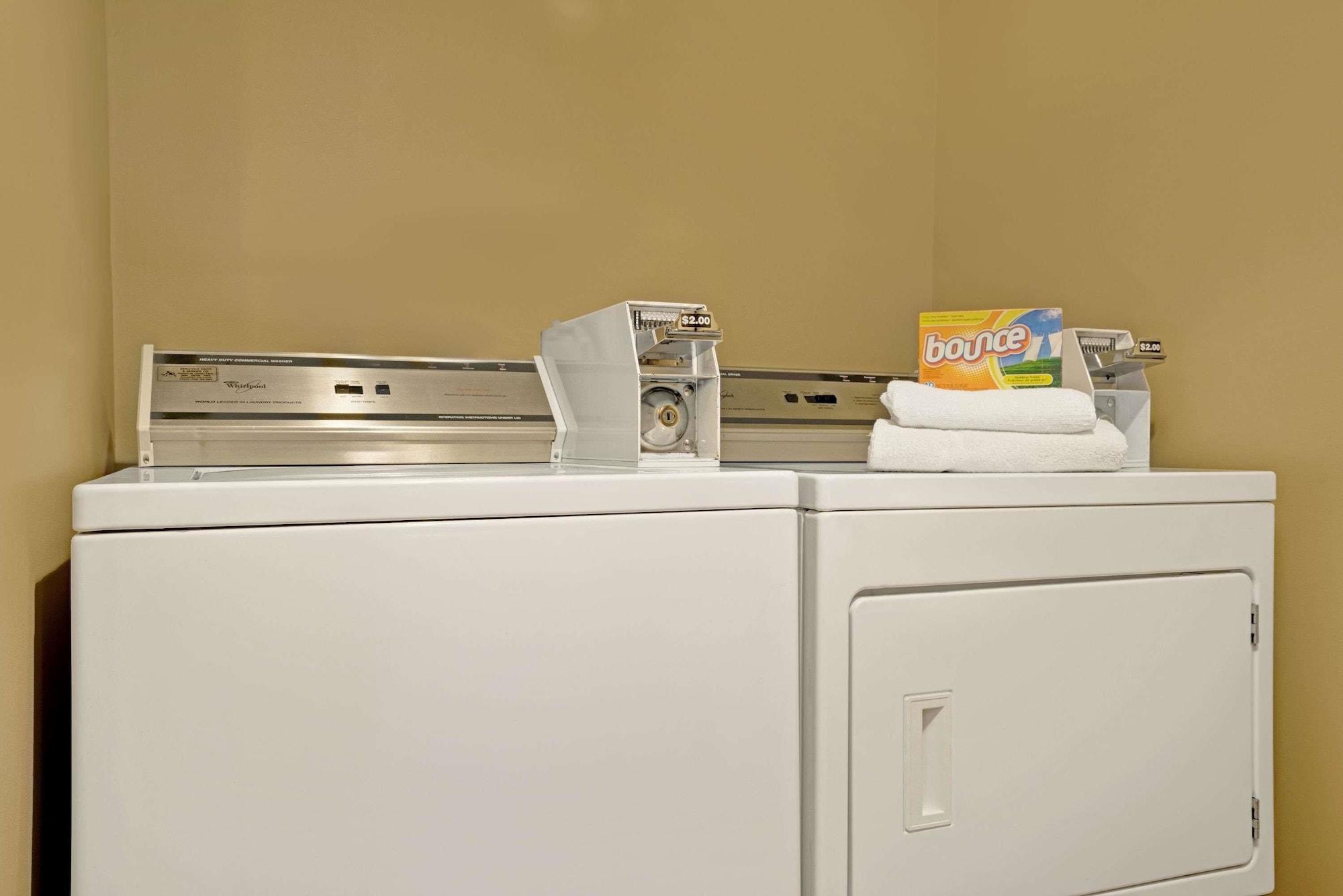 Comodidades del Alojamiento Super 8 by Wyndham Melrose