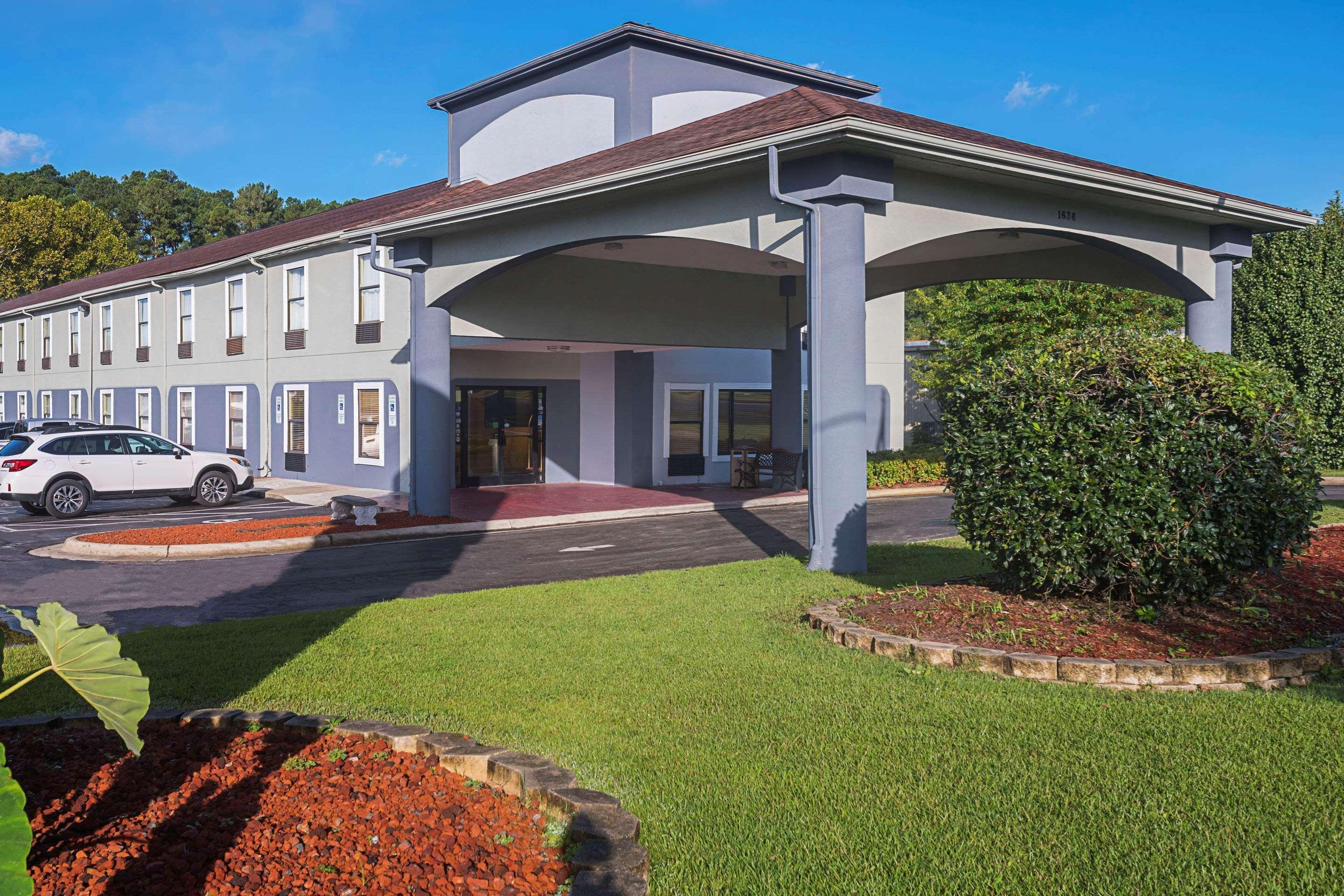 Vista Exterior Quality Inn Washington NC