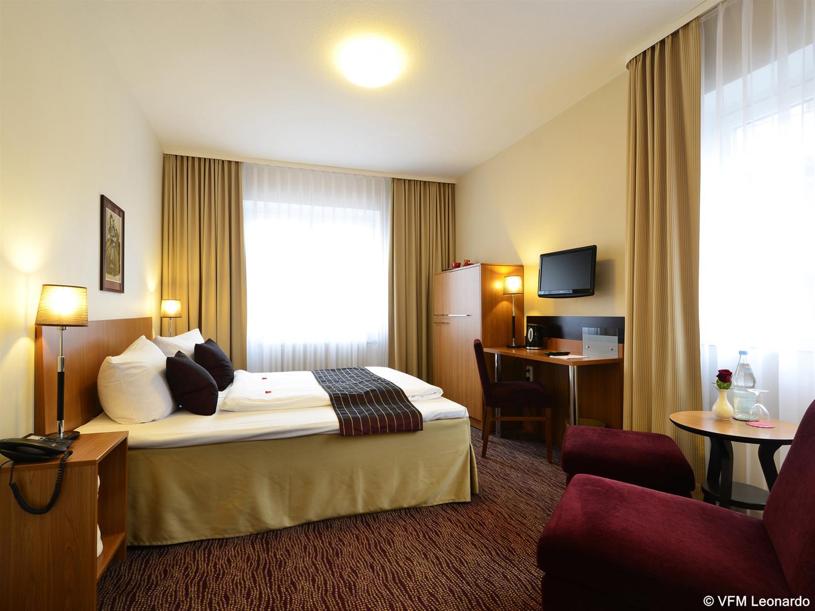 Vista Exterior Comfort Hotel Tom Kyle