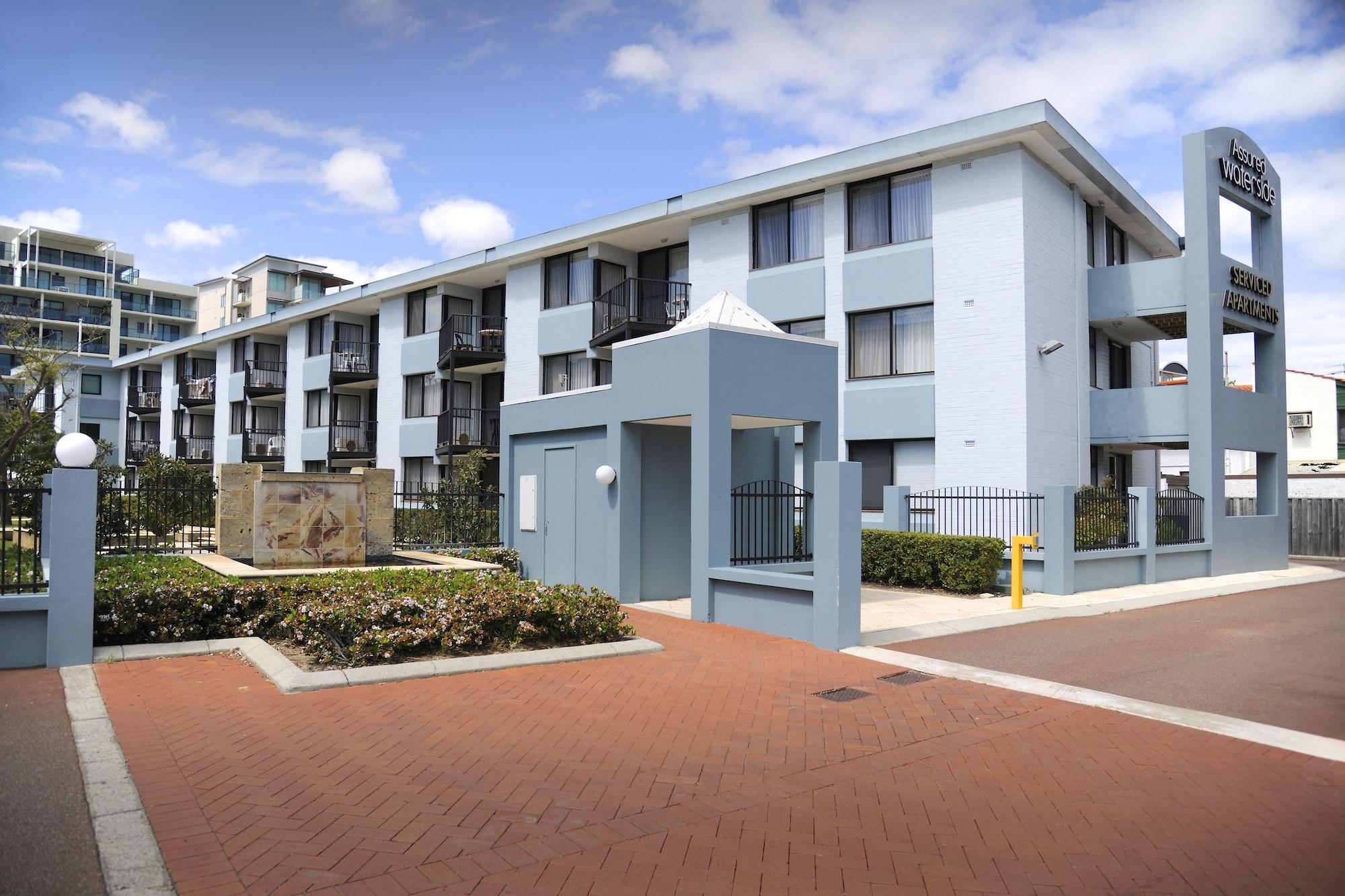 Vista Exterior Lodestar Waterside Apartments