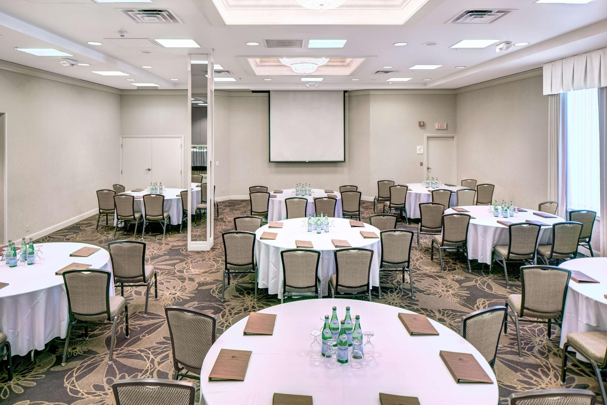Sala de Reuniones DoubleTree by Hilton Milwaukee Downtown