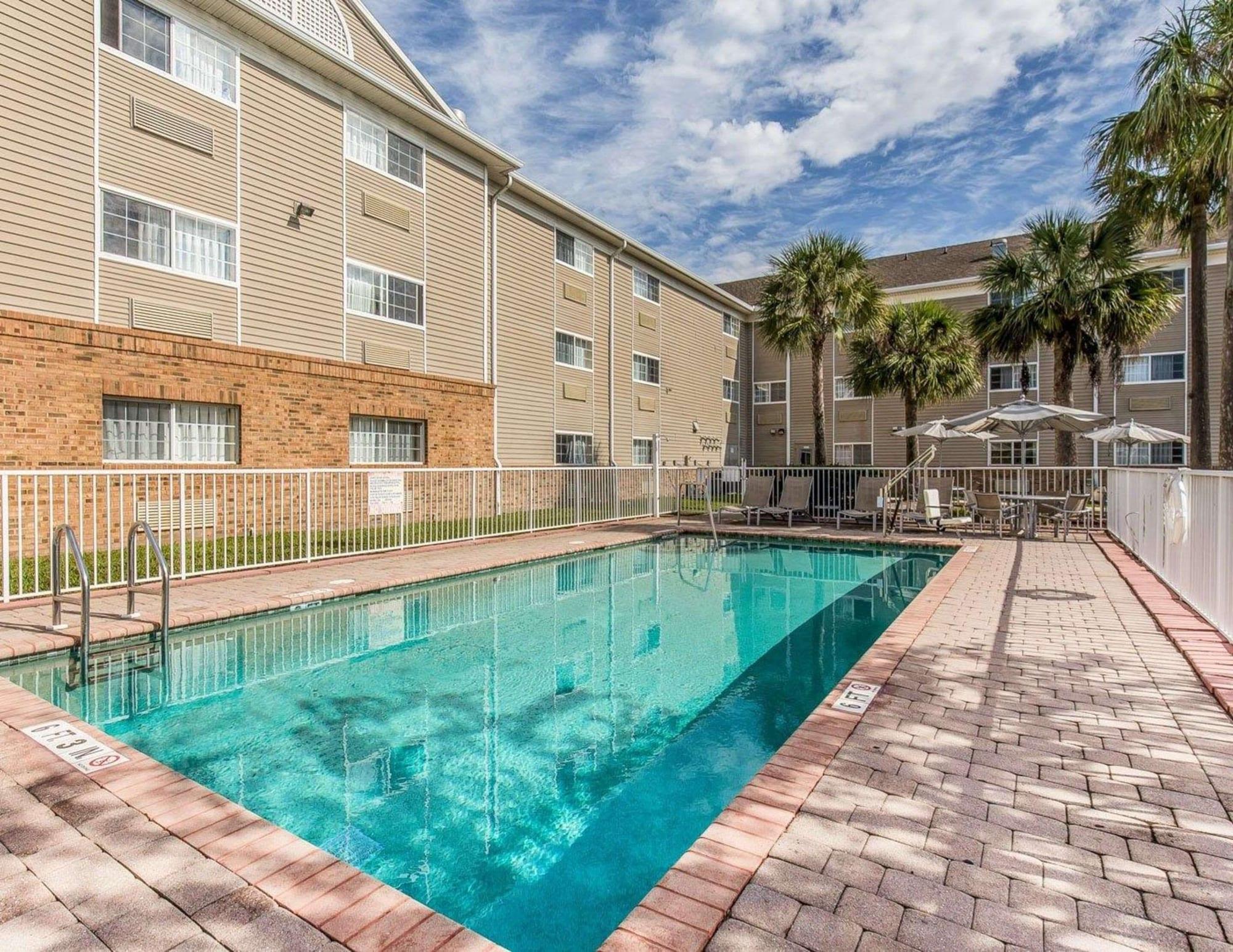 Varios Suburban Studios Fort Myers Cape Coral