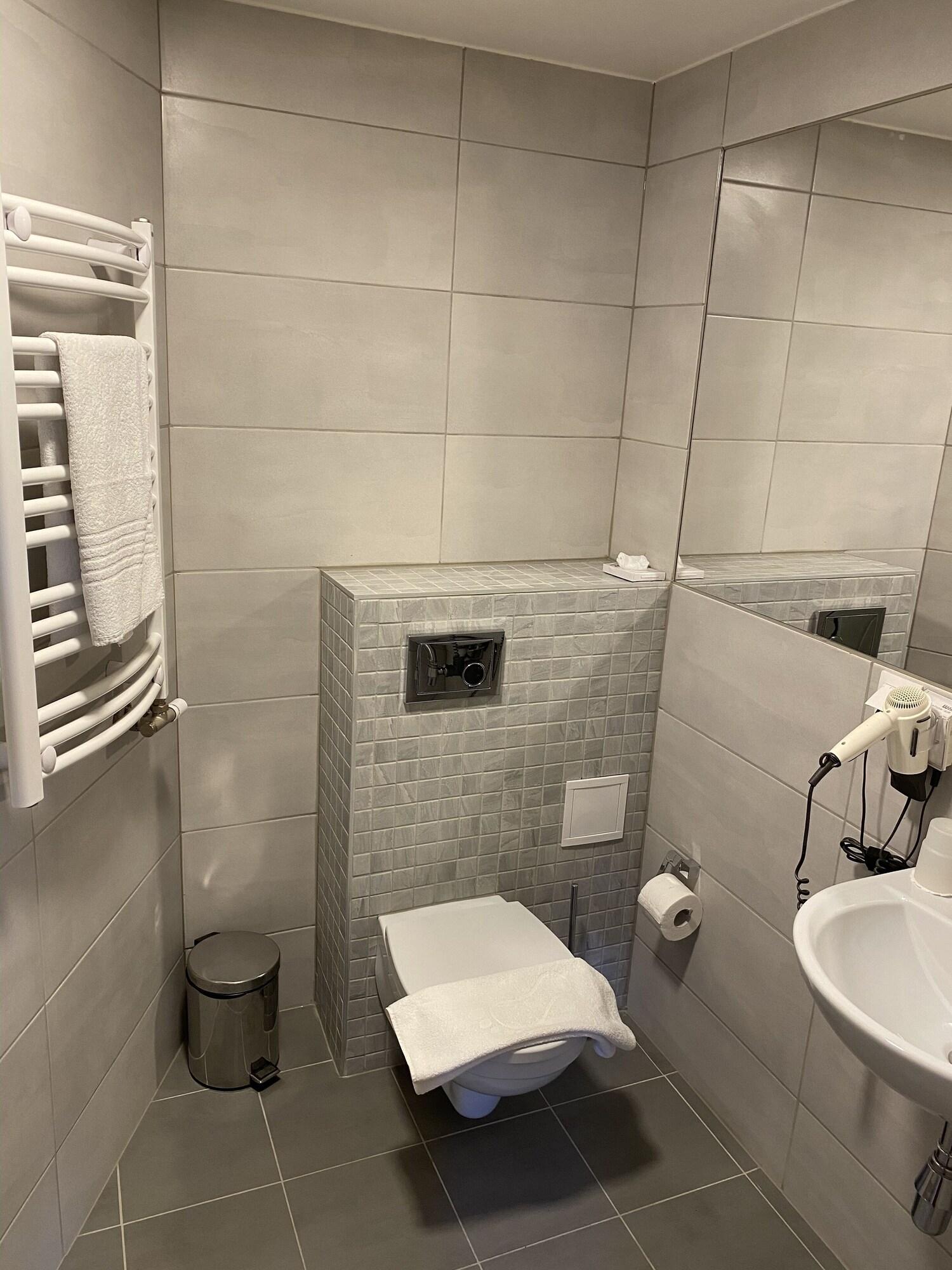 Equipamiento de Habitación Salos