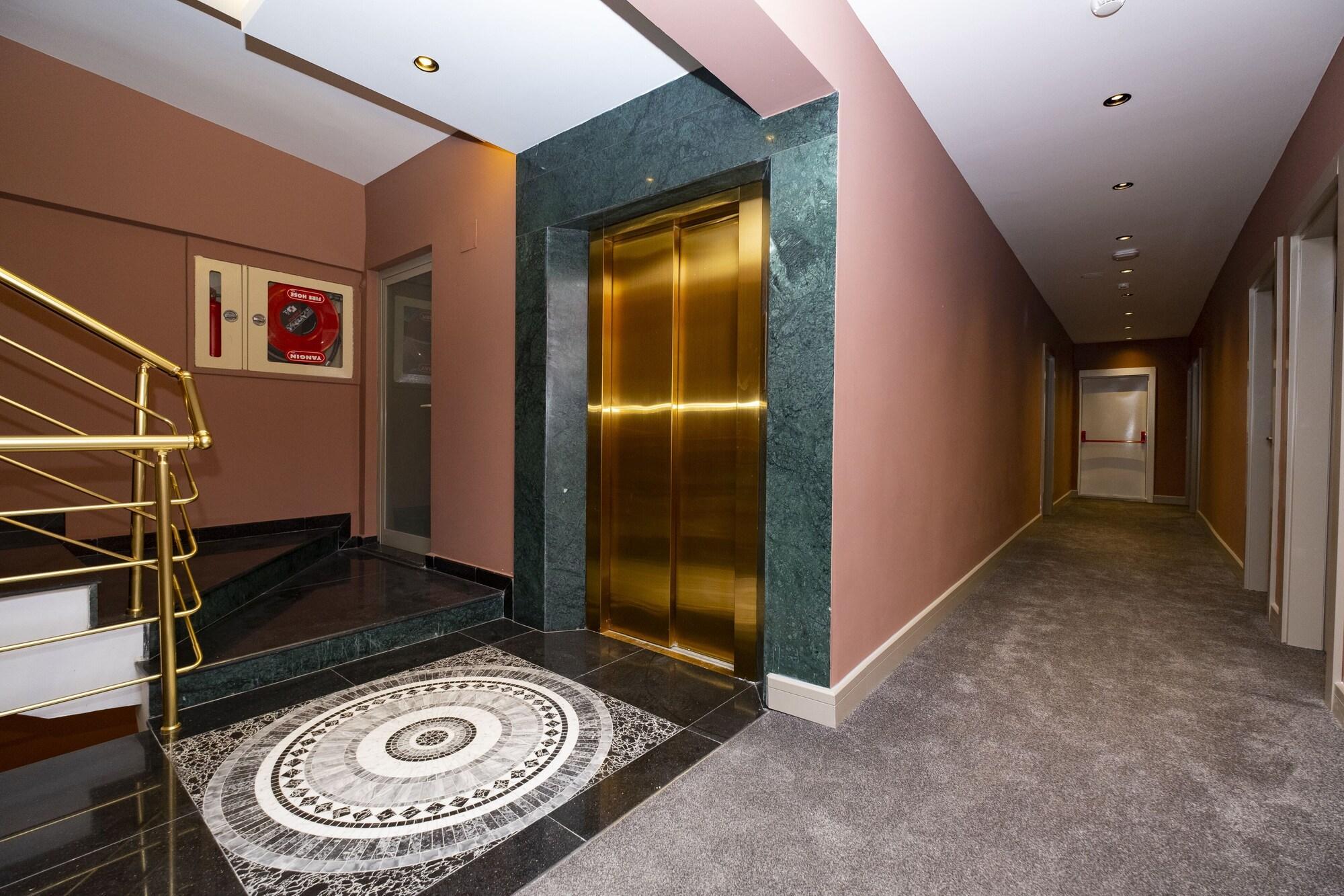 Vista Lobby Sea & City Devran Hotel