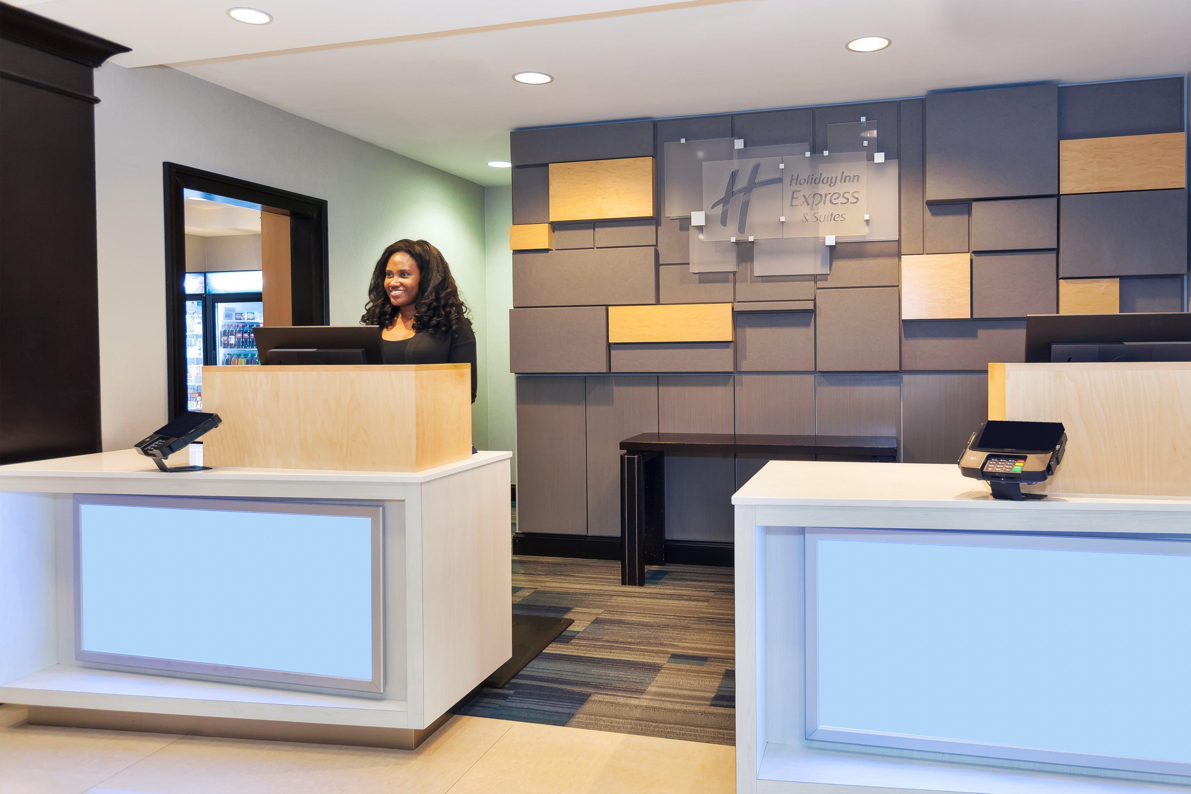 Vista Lobby Holiday Inn Express Hotel & Suites Doylestown