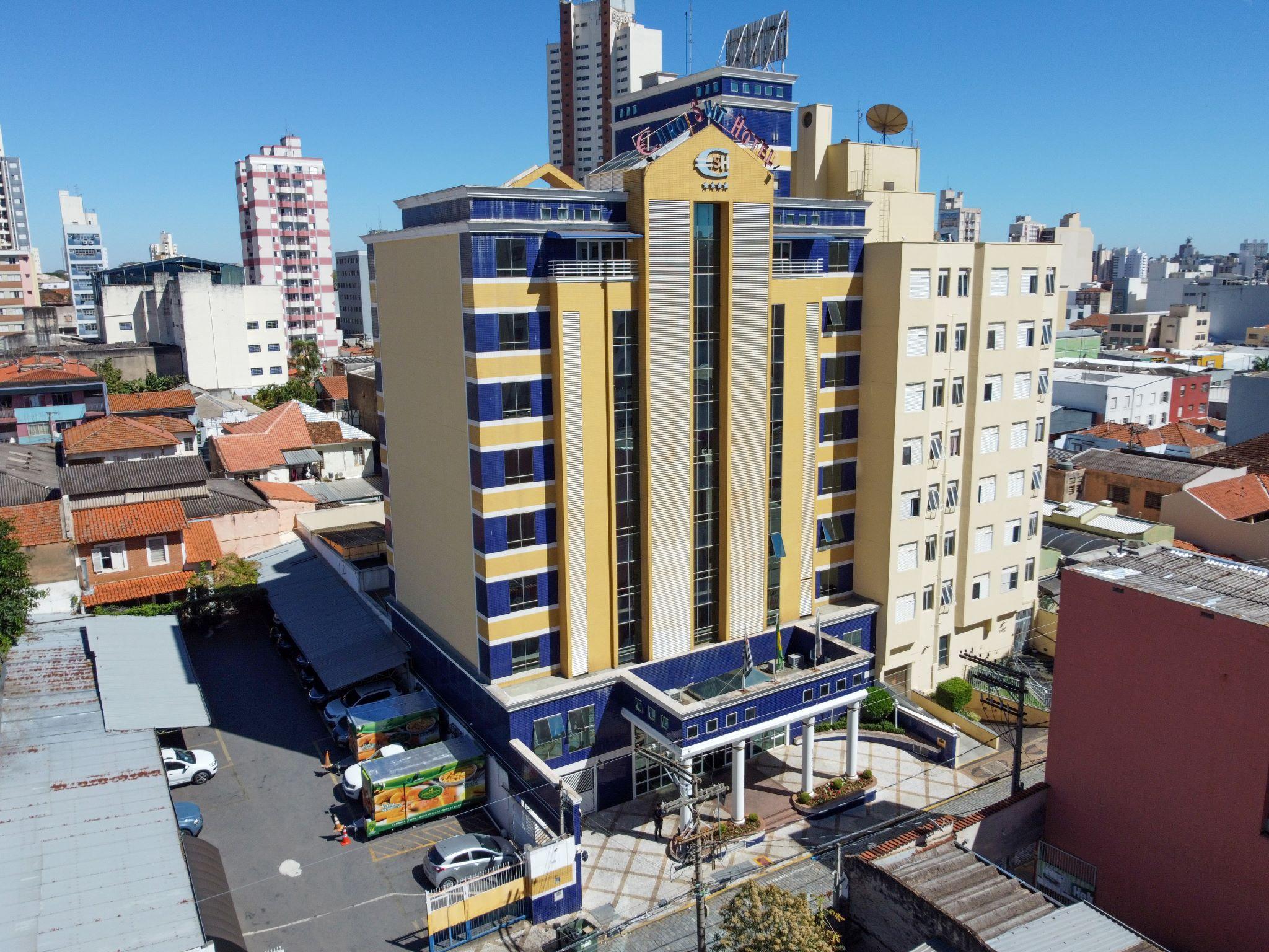 Vista da fachada Hotel Euro Suite Campinas By Nacional Inn