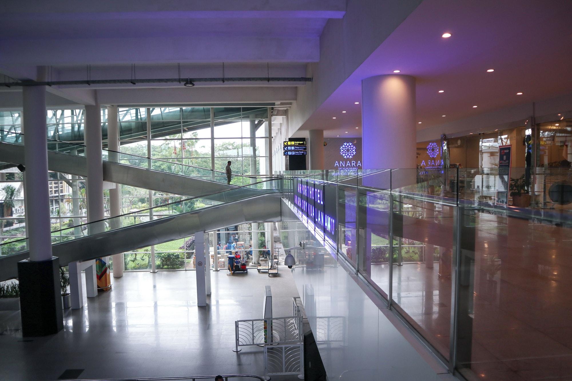 Vista Exterior Anara Sky Kualanamu Hotel