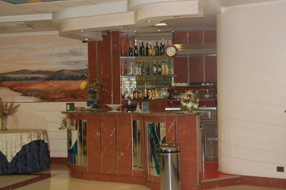 Bar/Salón Hotel Laurence