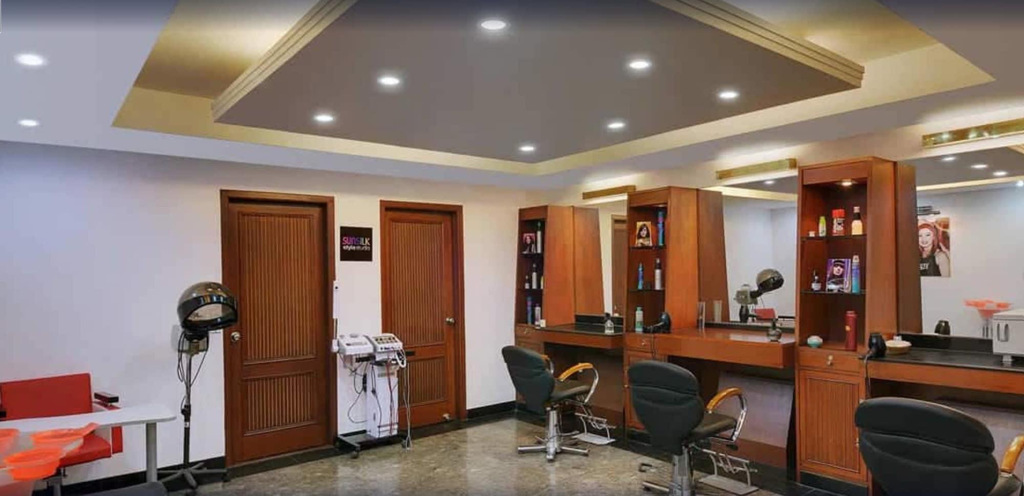 Spa Ramada Plaza by Wyndham JHV Varanasi