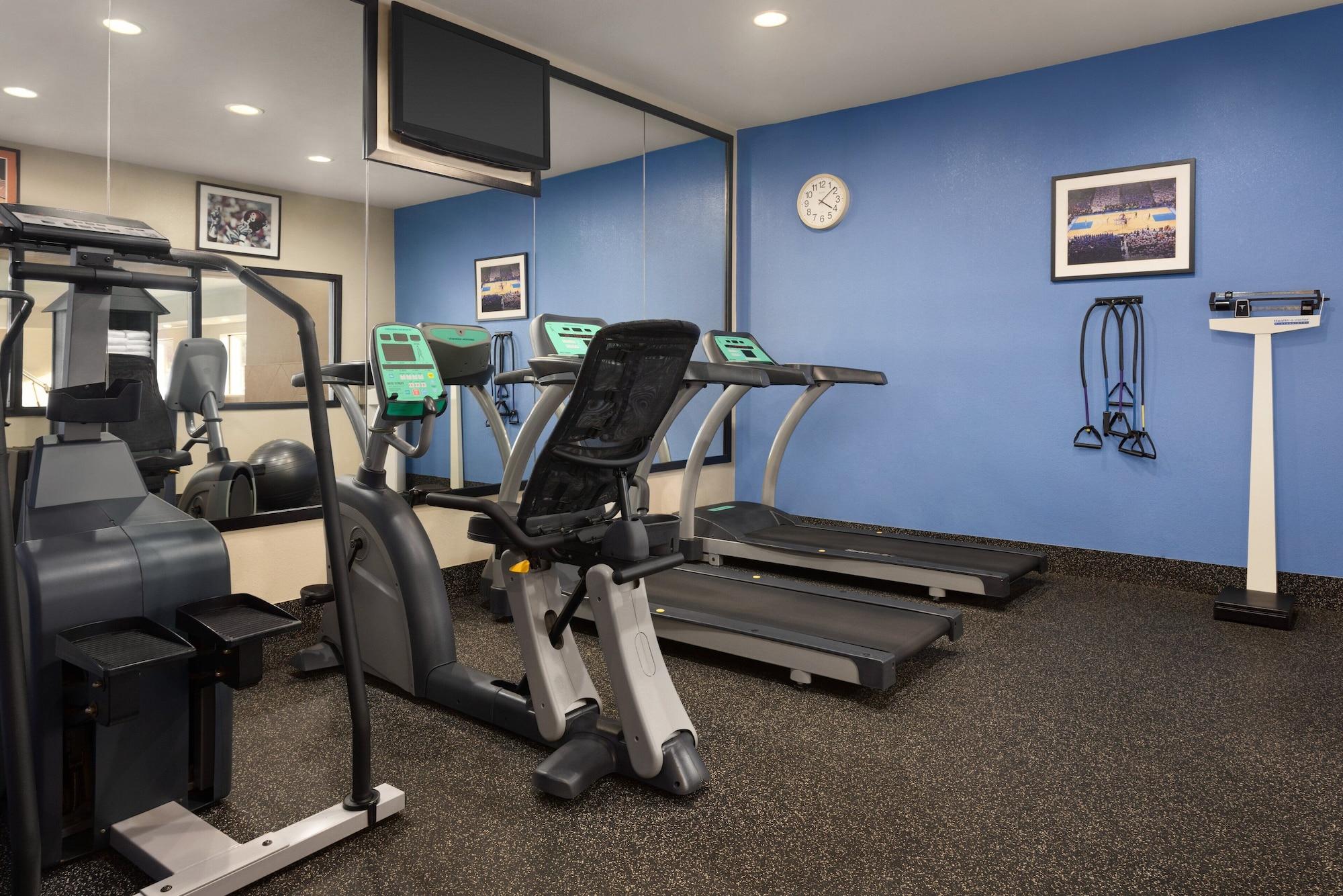 Gimnasio Holiday Inn Express Hotel & Suites Edmond by IHG
