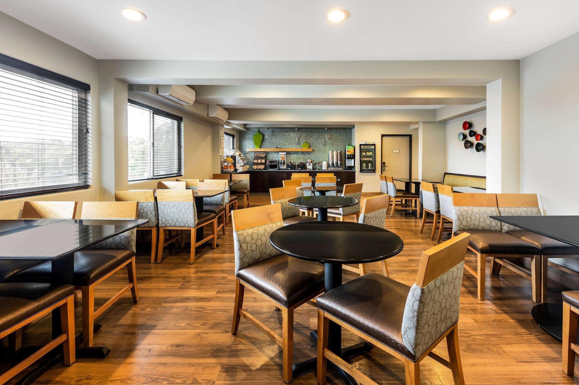 Restaurant La Quinta Inn & Suites by Wyndham San Diego Mission Bay