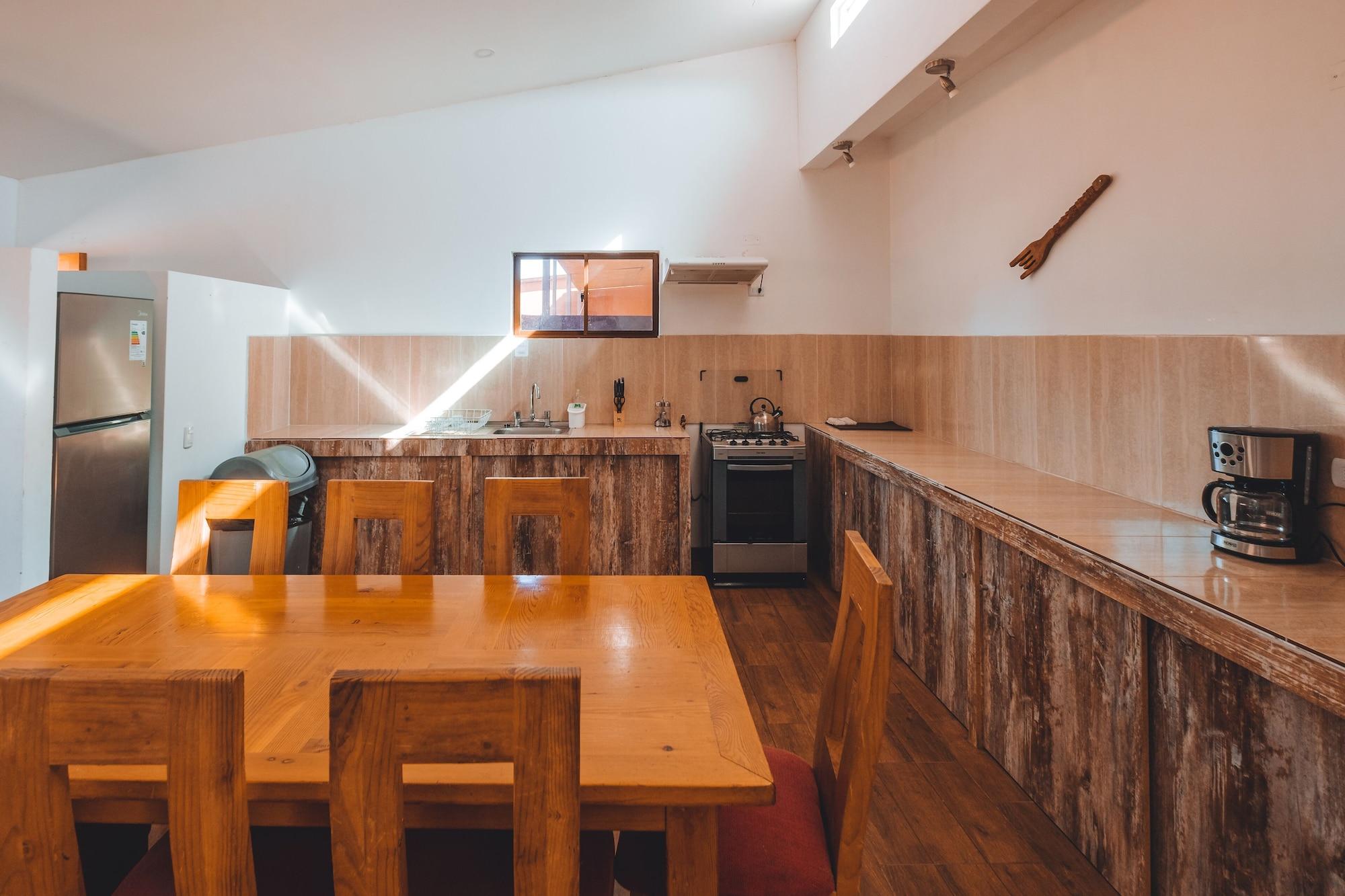 Equipamiento de Habitación Peumayen Atacama / Hostal & Cabaña
