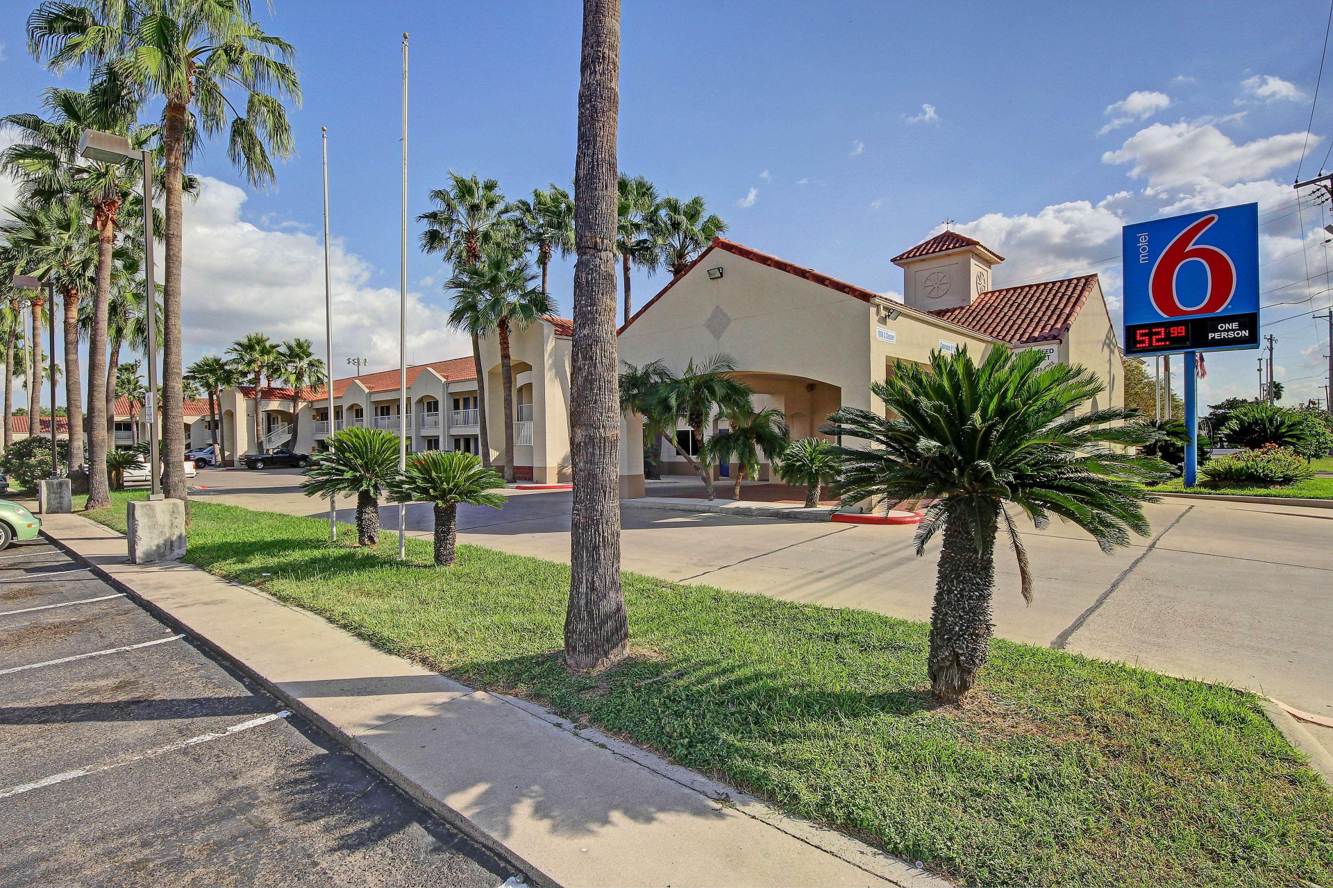 Vista Exterior Motel 6 Edinburg