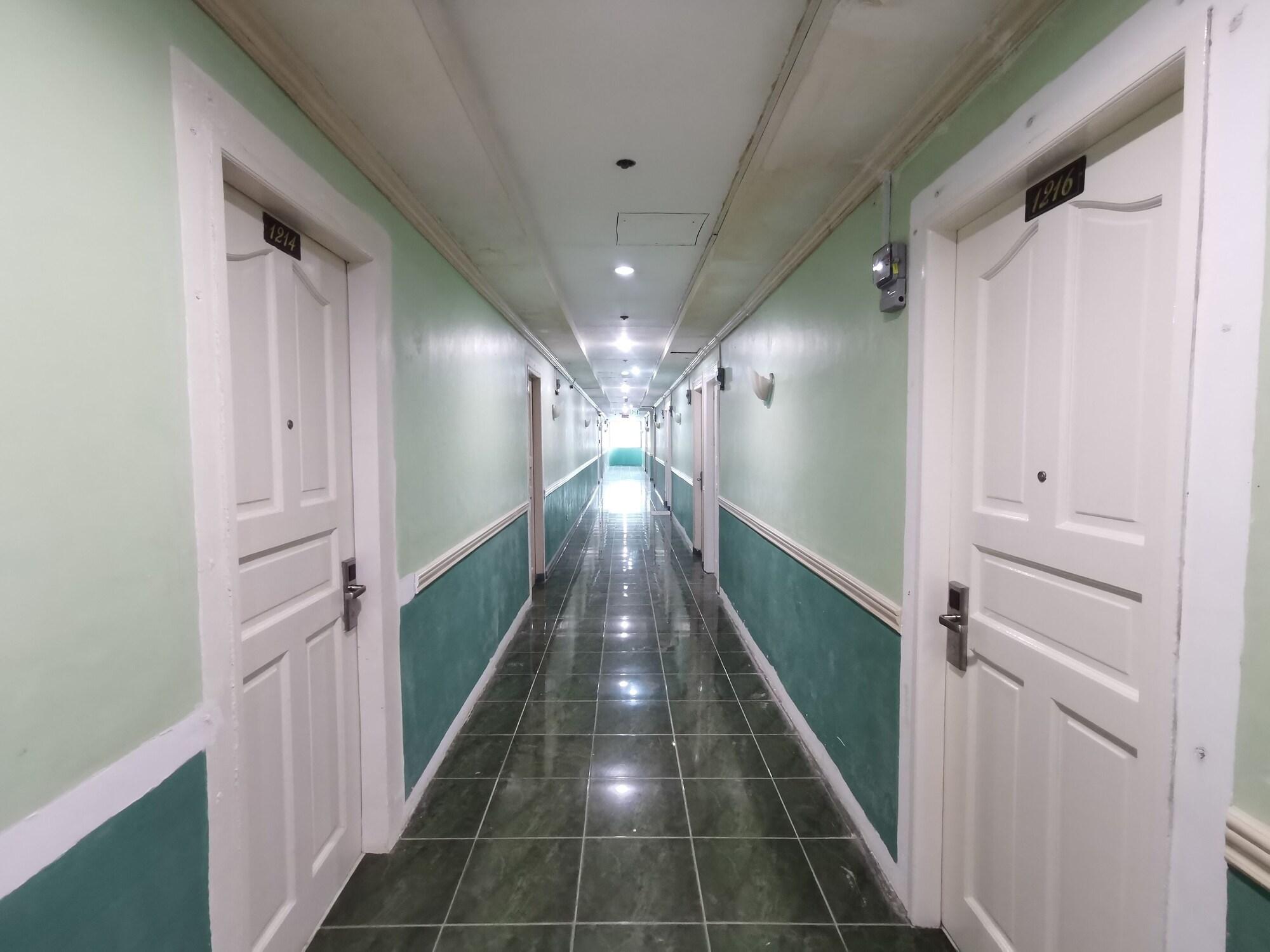 Varios Metro Park Hotel Cebu City