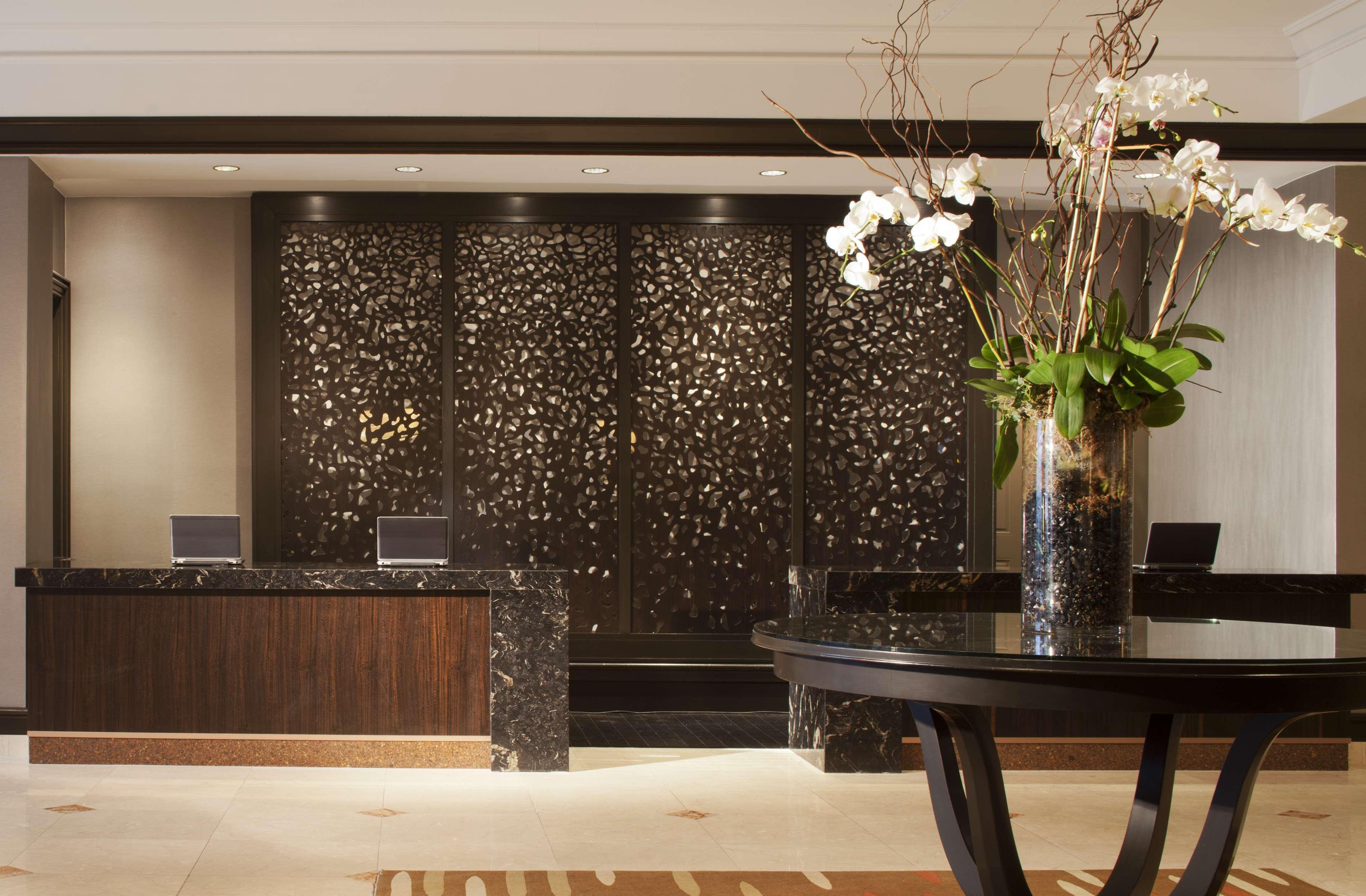 Vista Lobby Hyatt Regency Long Island