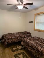 Alquiler Vacacional - Steps away from world famous Delaware River fishing.  Cabins on spacious lot.