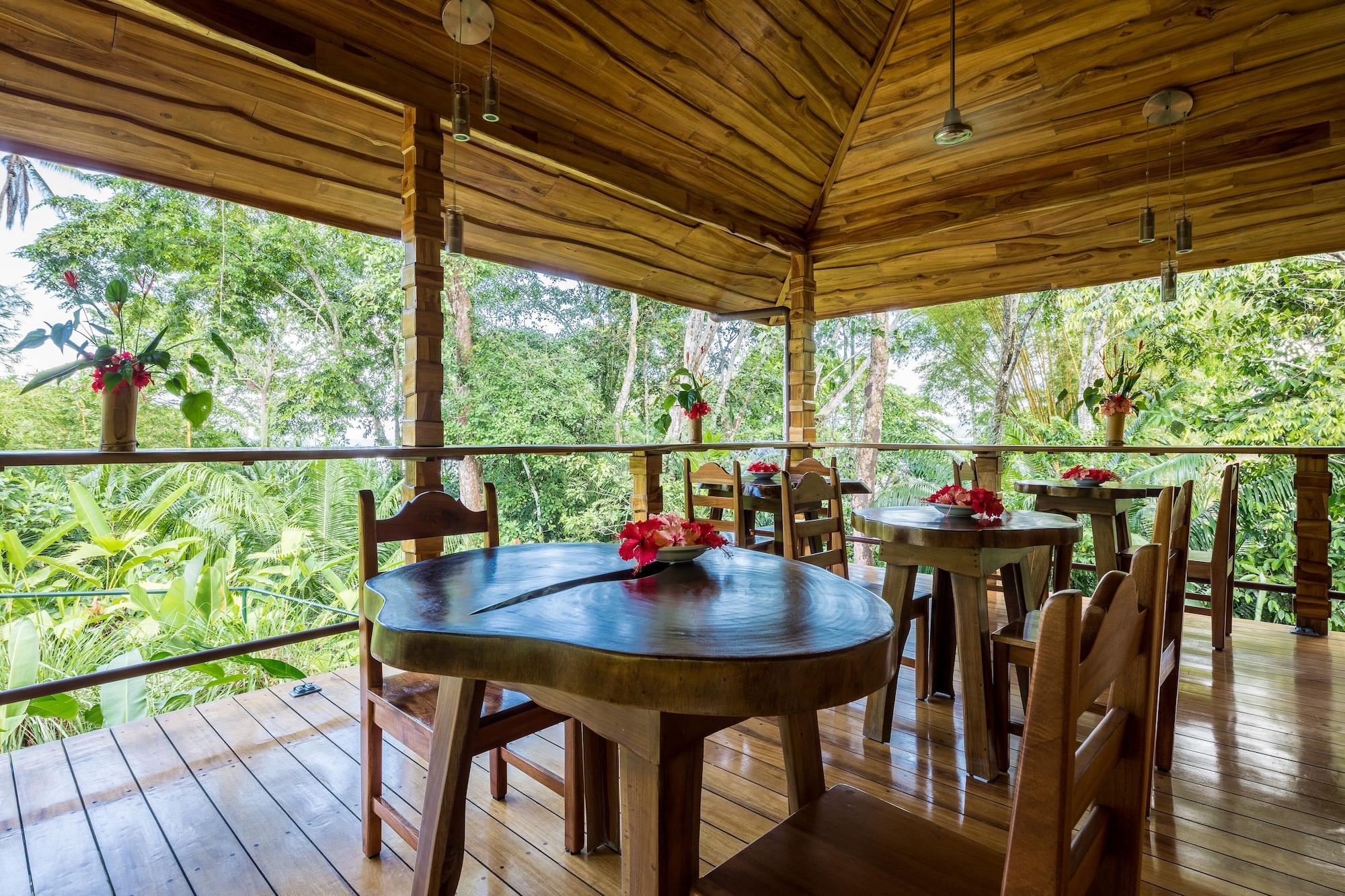 Bar/Salón Drake Bay Getaway Resort