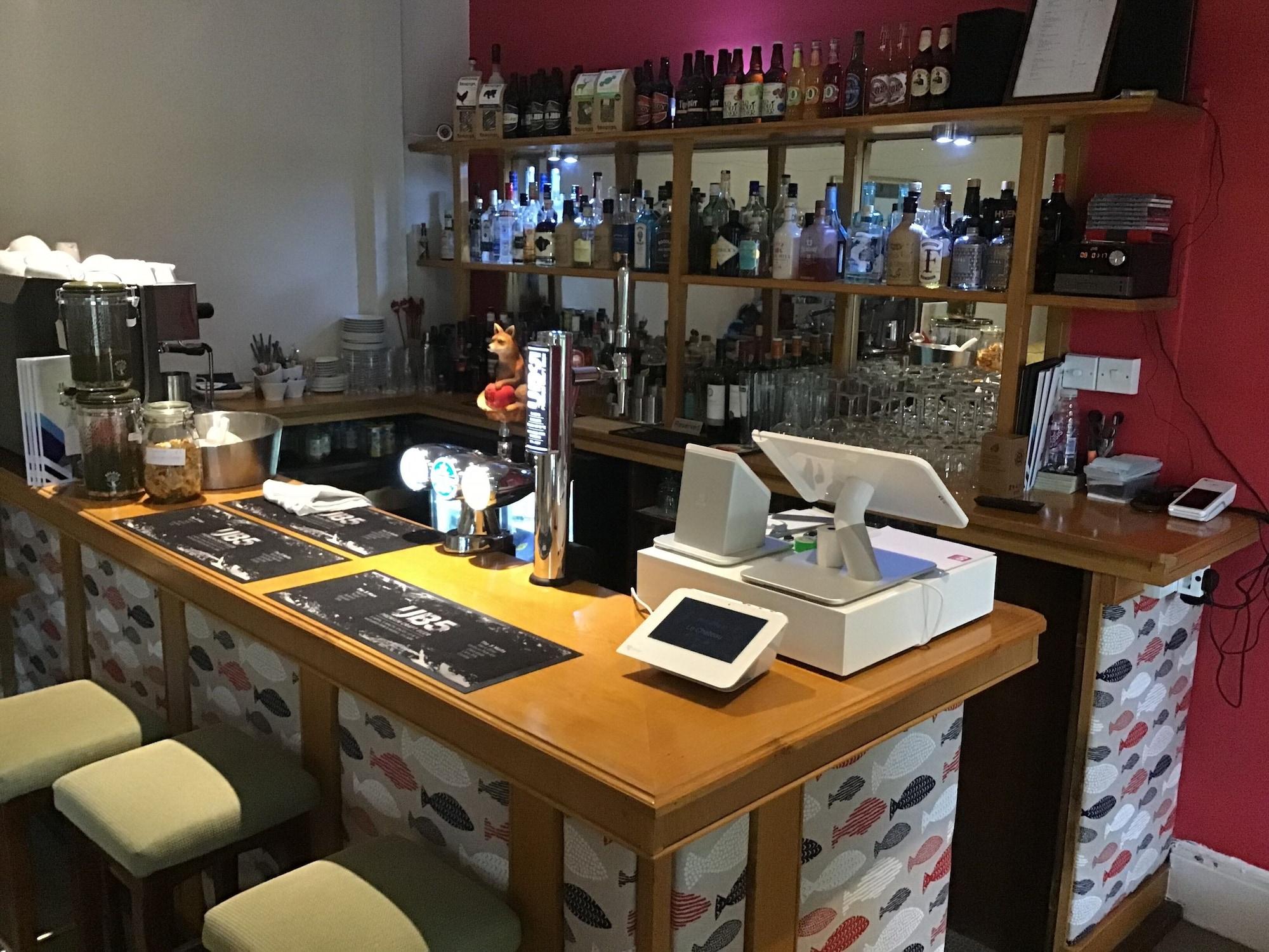 Bar/Salón Le Chateau