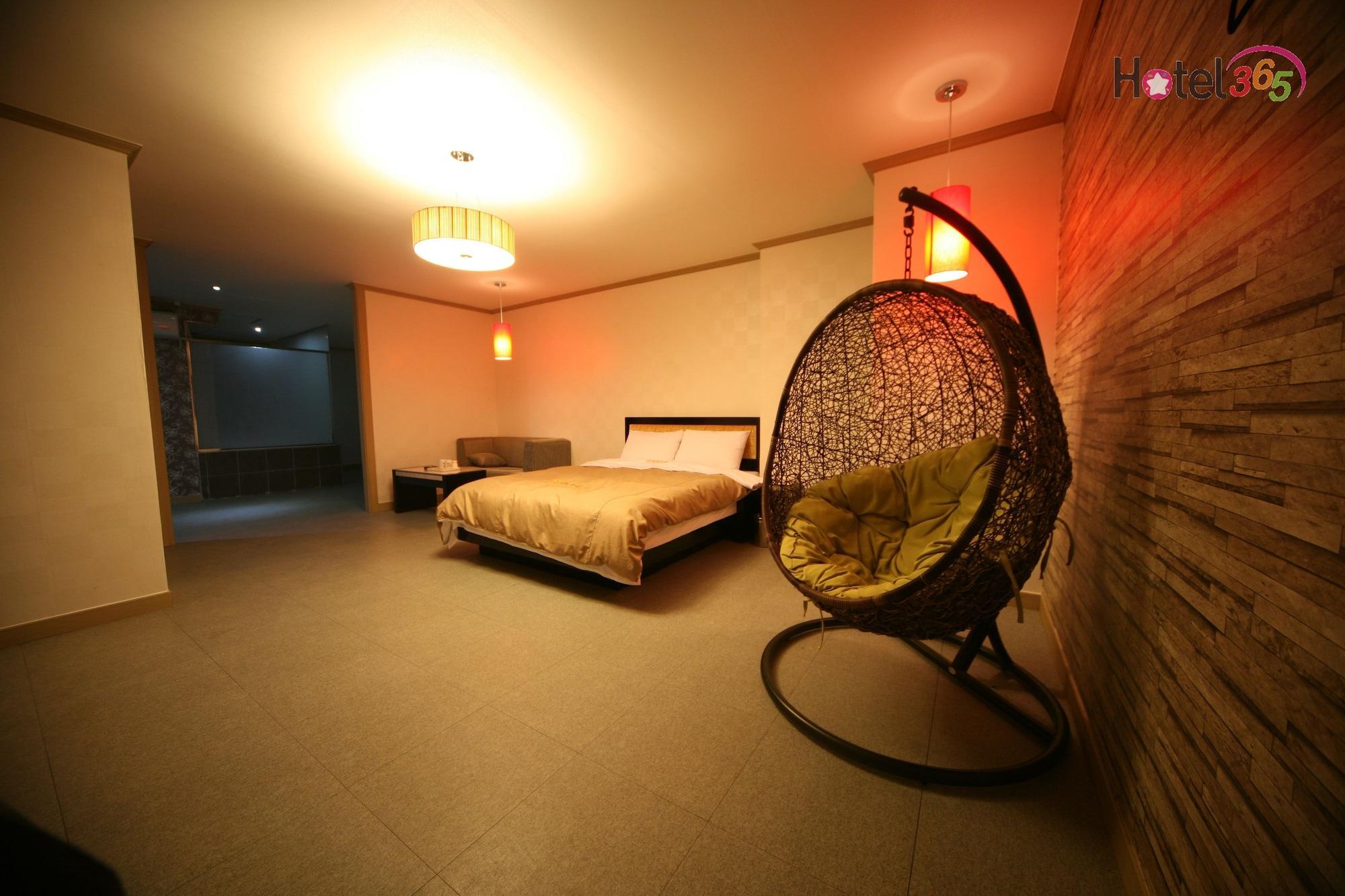 Vista Exterior Chuncheon Myeongdong Hotel