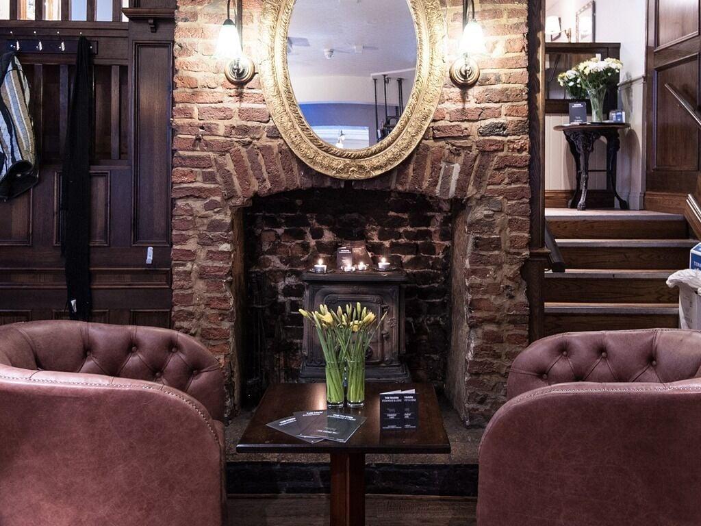 Bar/Salón The Tavern - Steakhouse and Lodge