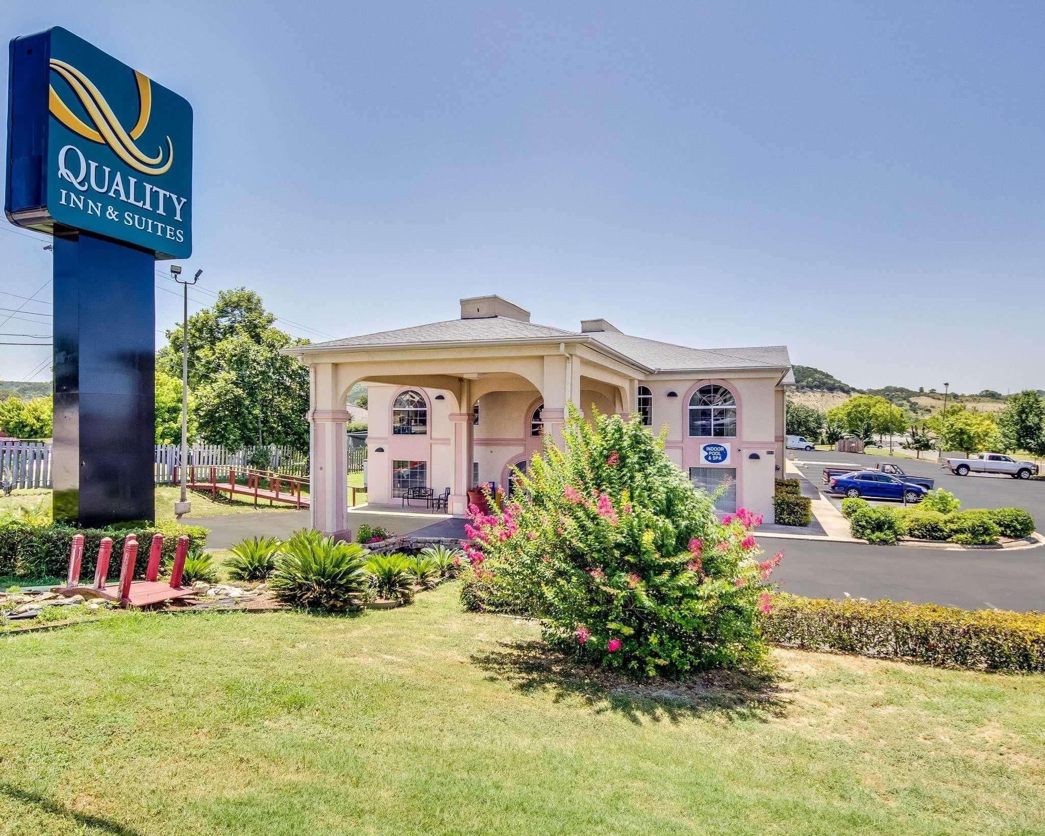 Vista Exterior Quality Inn & Suites Kerrville