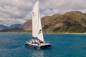 Actividad - Sun, Sea and Snorkel: Oahu Catamaran Adventure