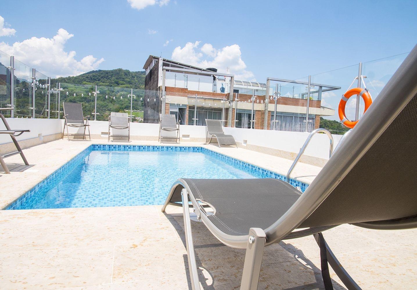 Vista Piscina Hotel Grand H&R