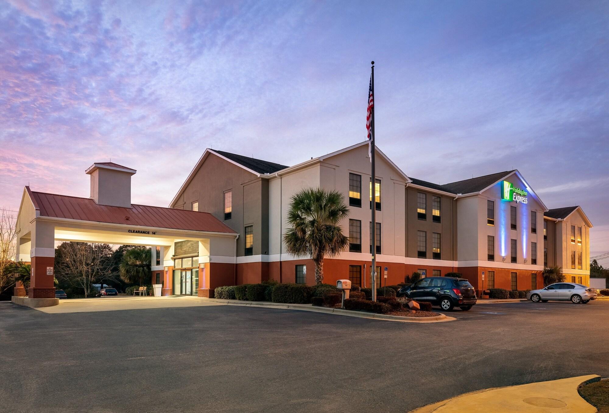 Vista Exterior Holiday Inn Express Hotel & Suites Milton East I-10 by IHG