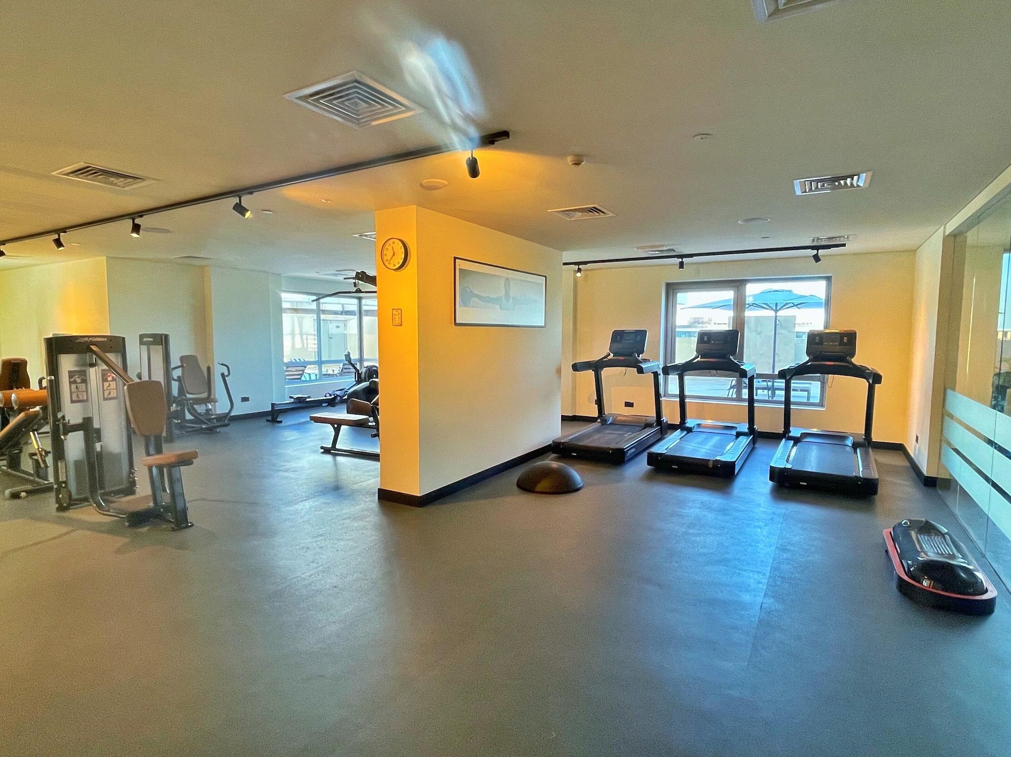 Gimnasio Staybridge Suites Dubai Internet City by IHG