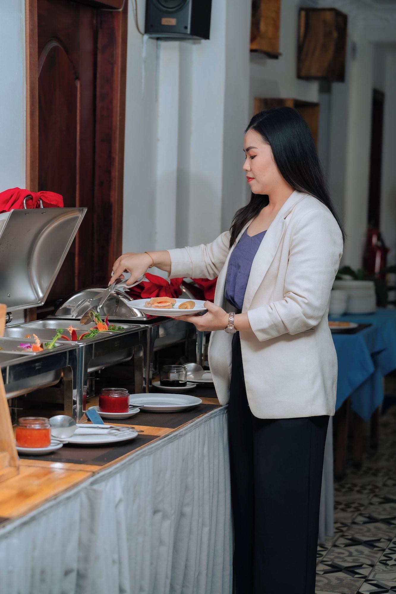 Restaurant Grand Elevation Hotel