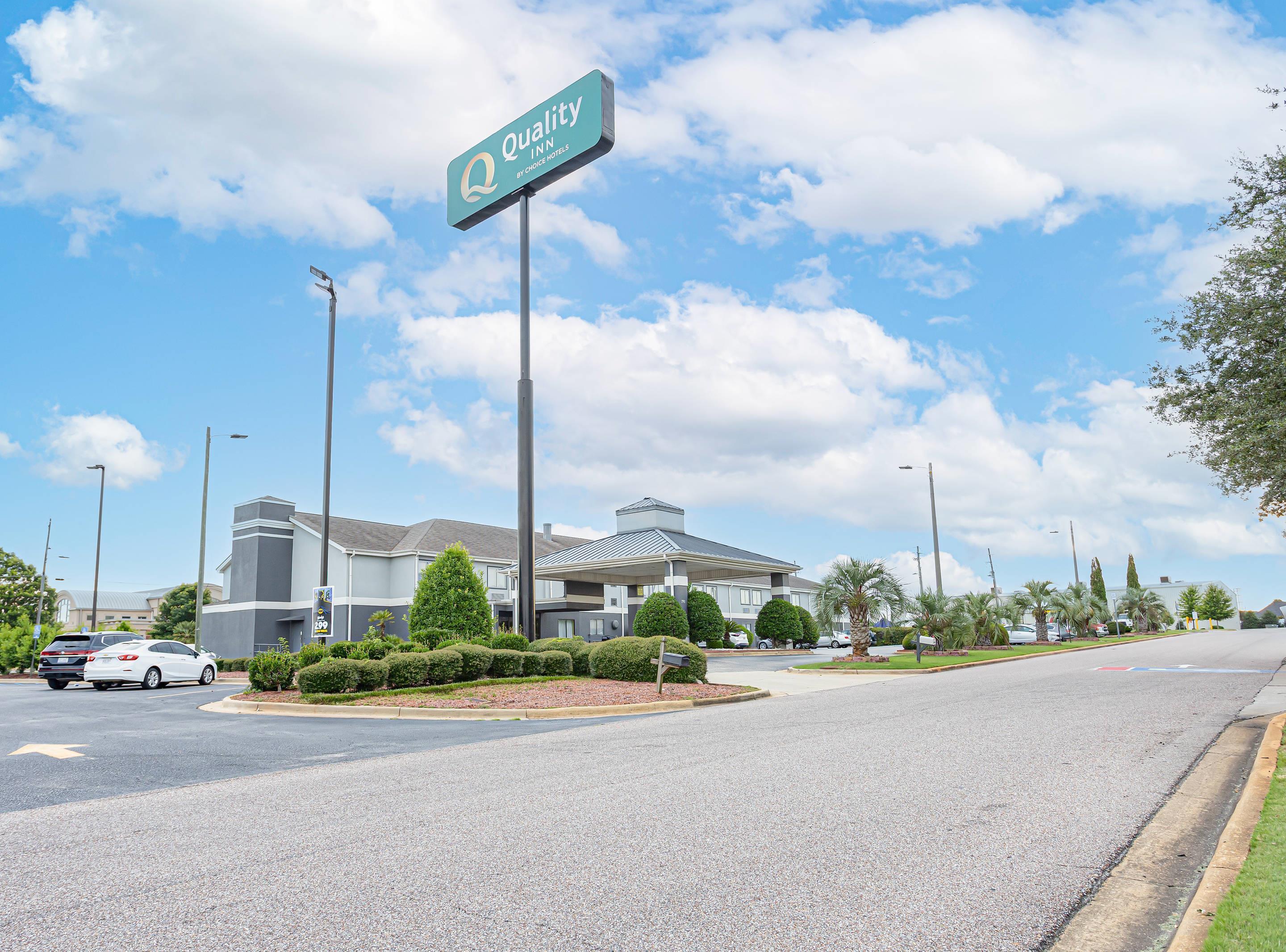 Vista Exterior Quality Inn Prattville I-65