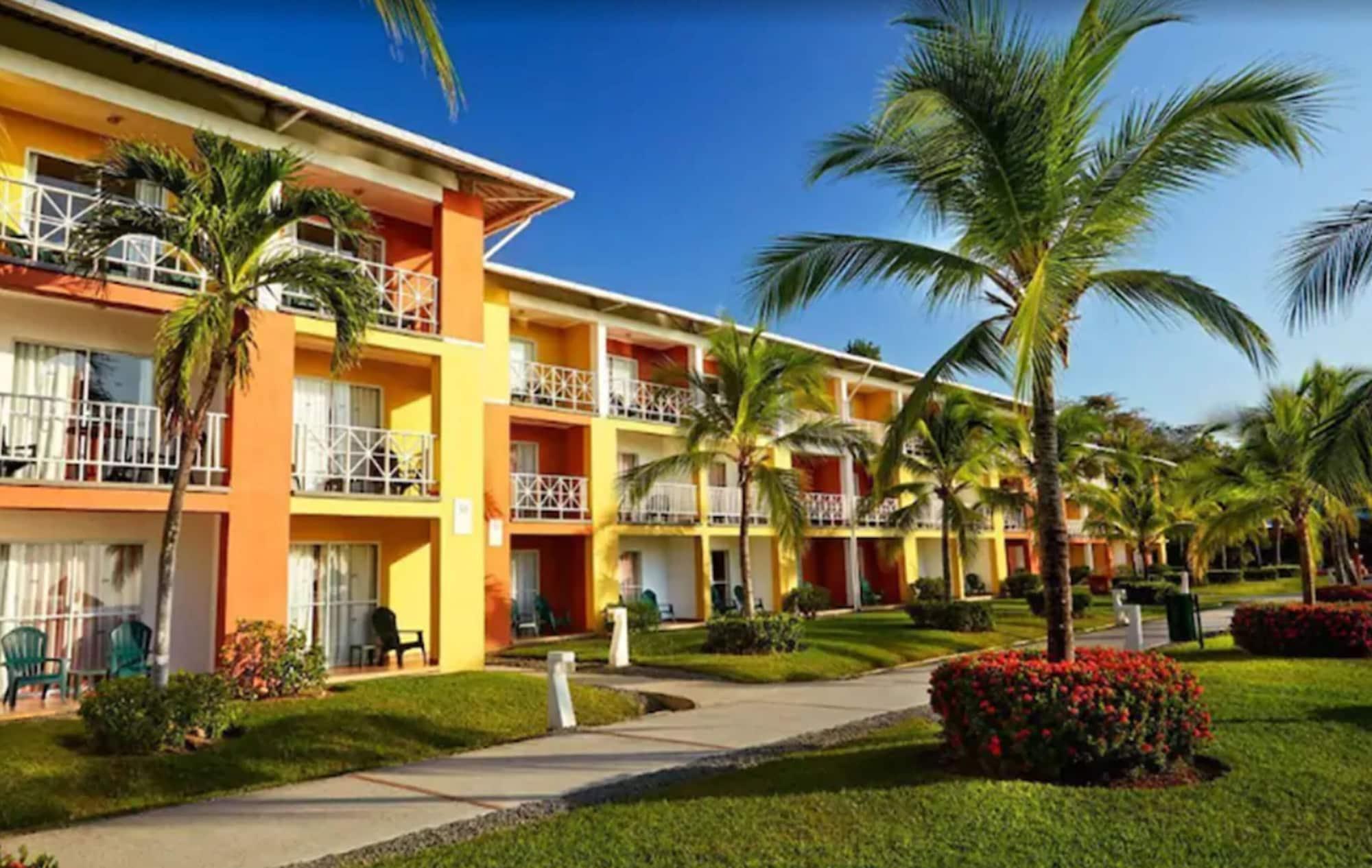 Vista Exterior Grand Decameron Panama, A Trademark All Inclusive Resort