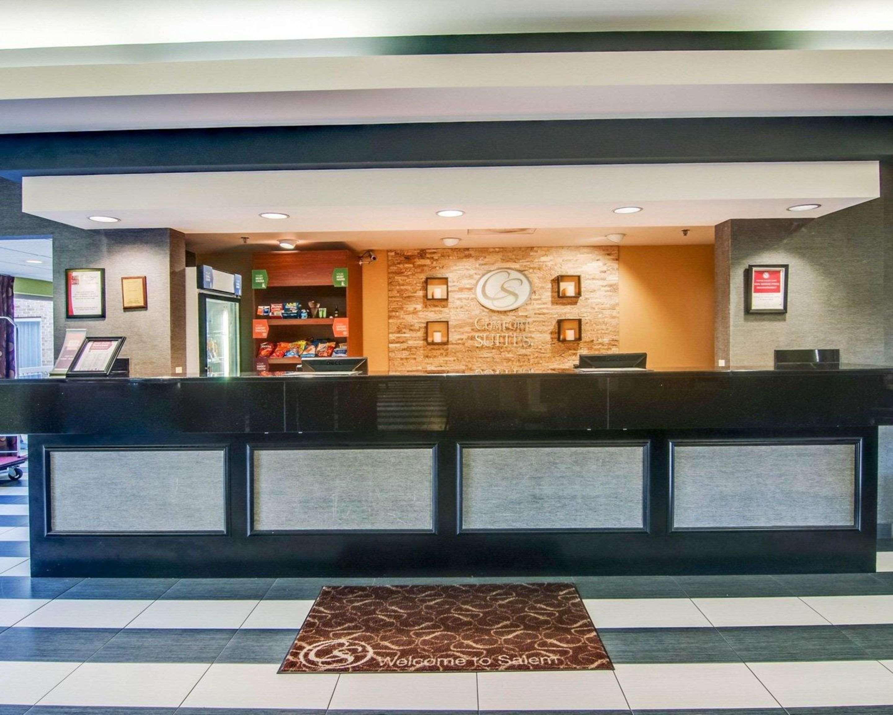 Vista Lobby Comfort Suites Inn at Ridgewood Farm