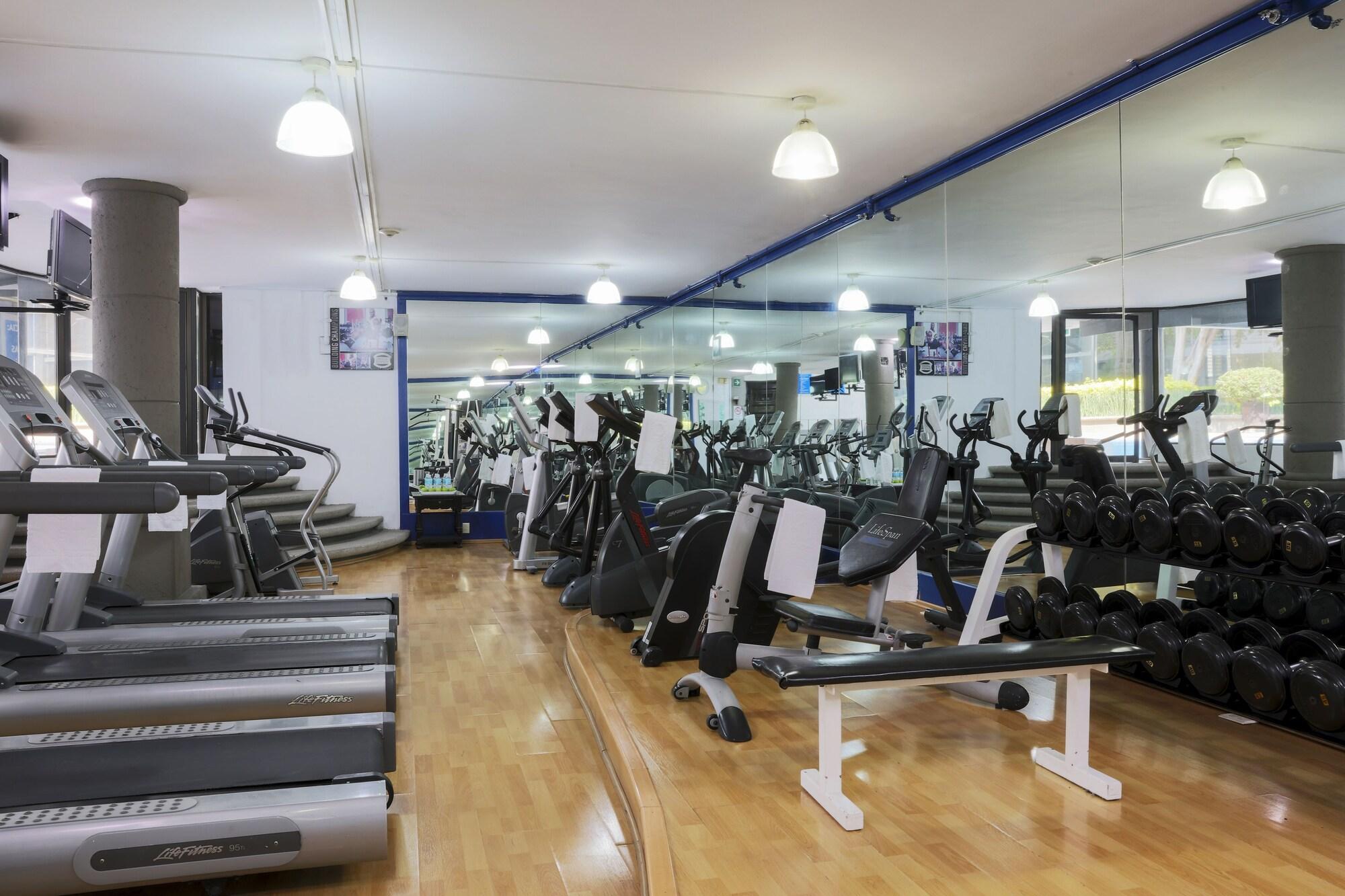 Gimnasio Krystal Satélite María Bárbara