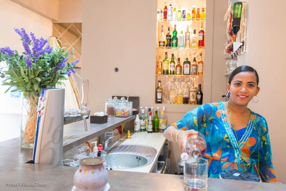 Bar/Salón Villa la Tour