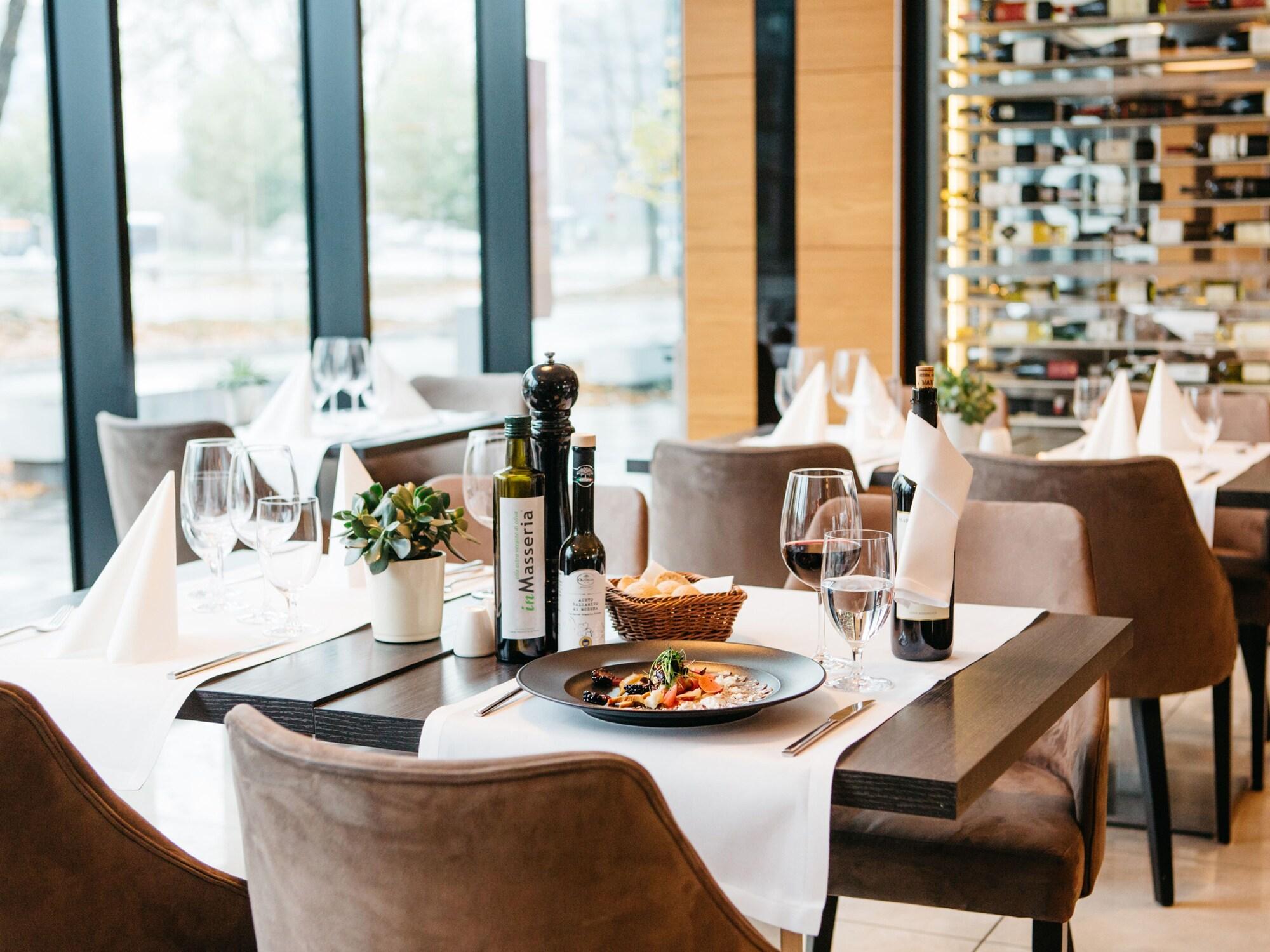 Restaurant Q Hotel Plus Krakow