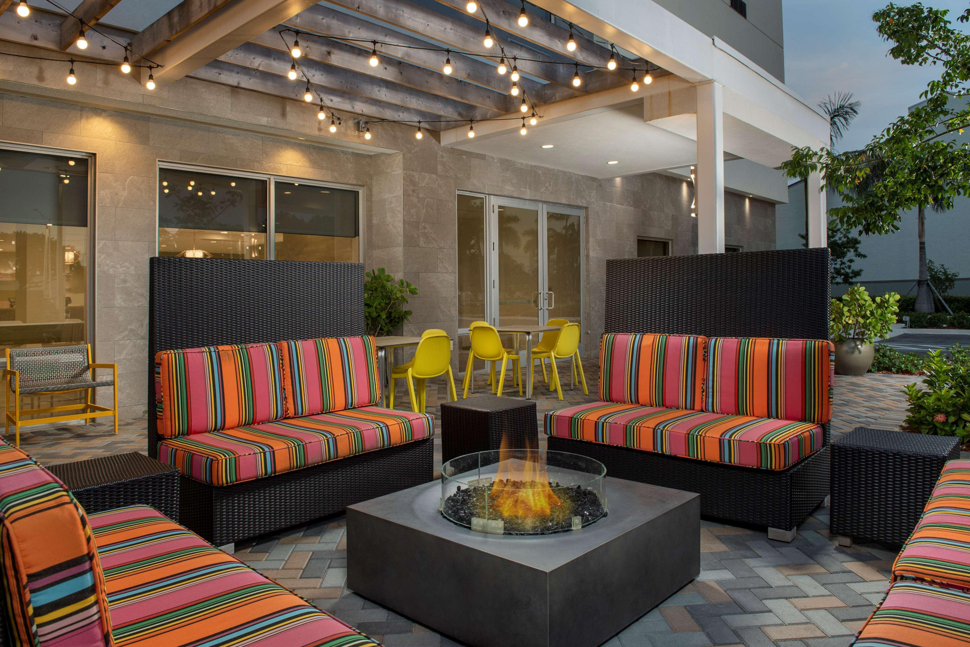 Vista Exterior Home2 Suites by Hilton Miami Doral West Airport