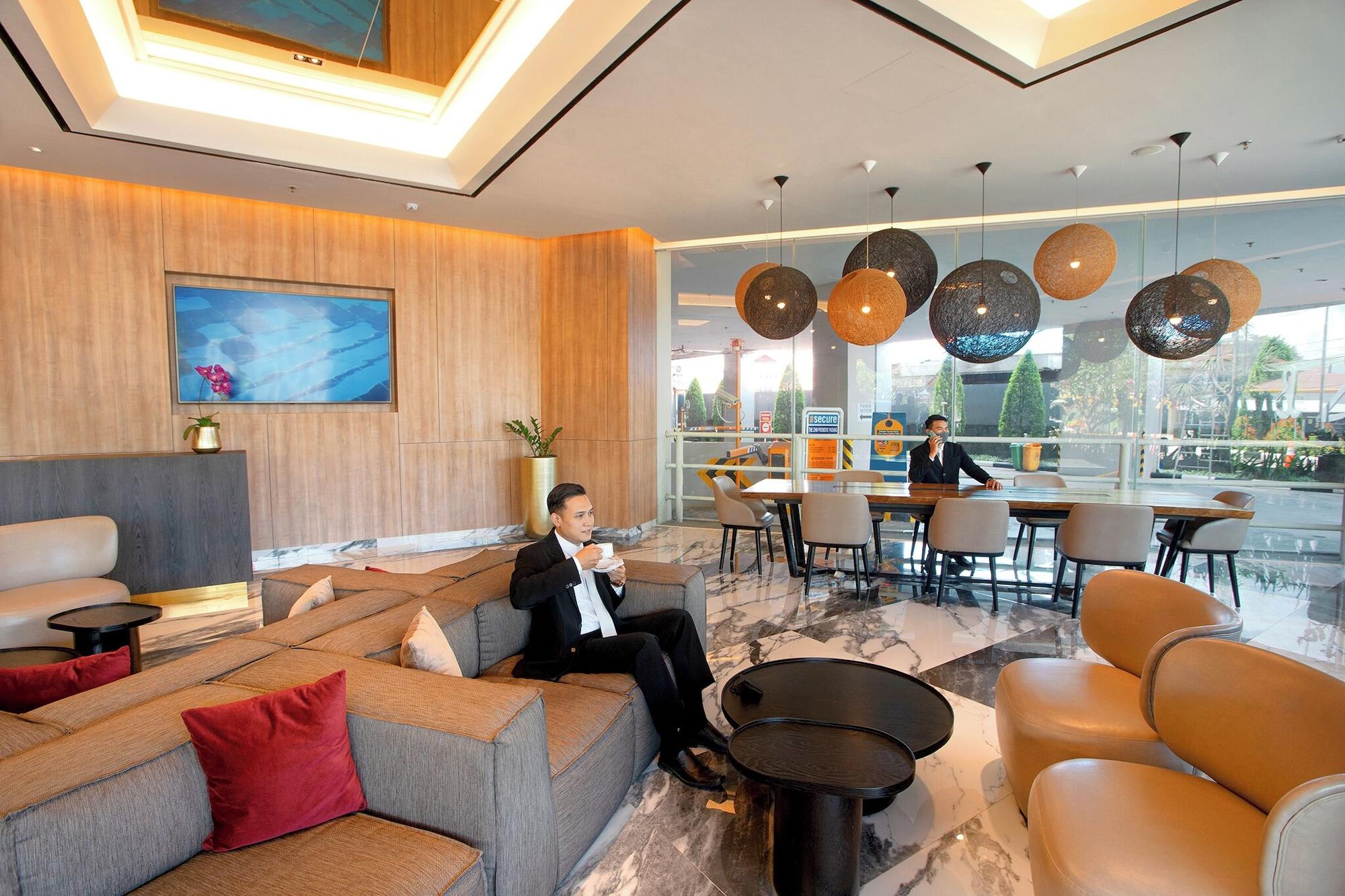 Vista Lobby The ZHM Premiere Padang